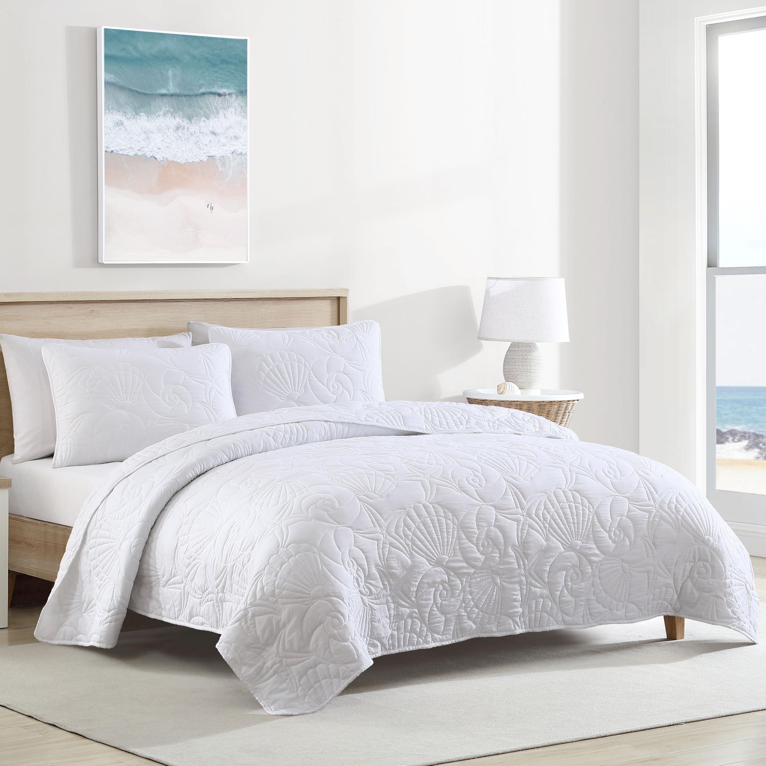 CARIBBEAN JOE CARIBBEAN JOE Full/Queen Outlined Shell 3-Piece Quilt Set, Coastal Beach Design Bedding, White