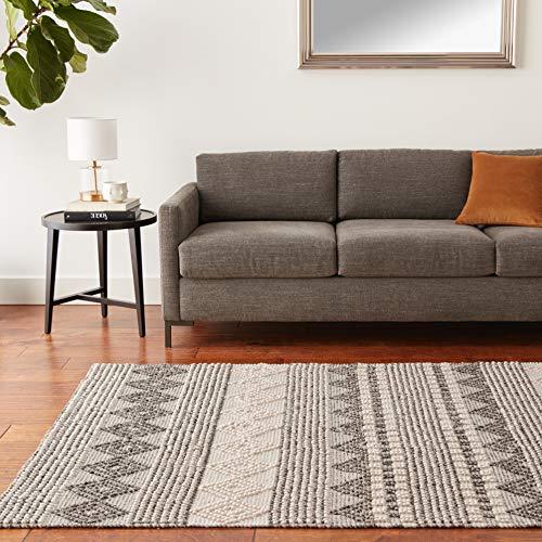 Safavieh SAFAVIEH Natura Collection Area Rug - 5\' x 8\', Grey & Ivory, Handmade Moroccan Boho Tribal Wool & Cotton, Ideal for High Traffic Areas in Living Room, Bedroom (NAT102A)