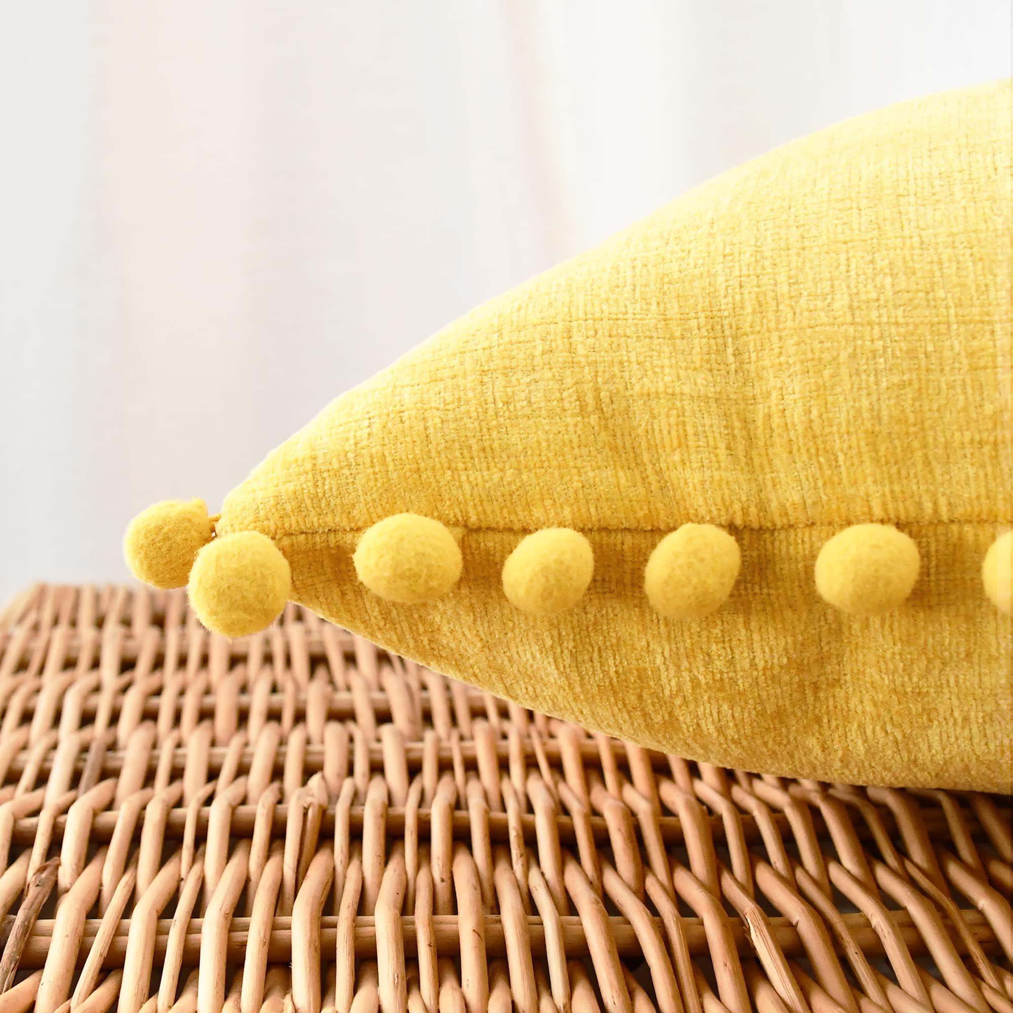 KIZMIQ Runner Rugs Clear Vinyl Plastic Floor Protector 1.5mm Runner Rug Heavy Duty Clear Carpet/Runner Waterproof Protector/Plastic Table Cover - Multipurpose Rectangular Vinyl Roll, Anti-Oxidation,60/90/100