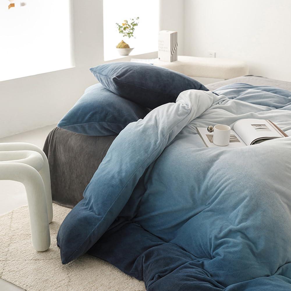 CLOTHKNOW CLOTHKNOW Blue White Velvet Duvet Cover Set Queen 3Pcs Dark Blue Fluffy Bedding Sets Blue White Bedding Duvet Cover Sets Soft Flannel Bedding Queen Size Sets Blue Bedding Sets