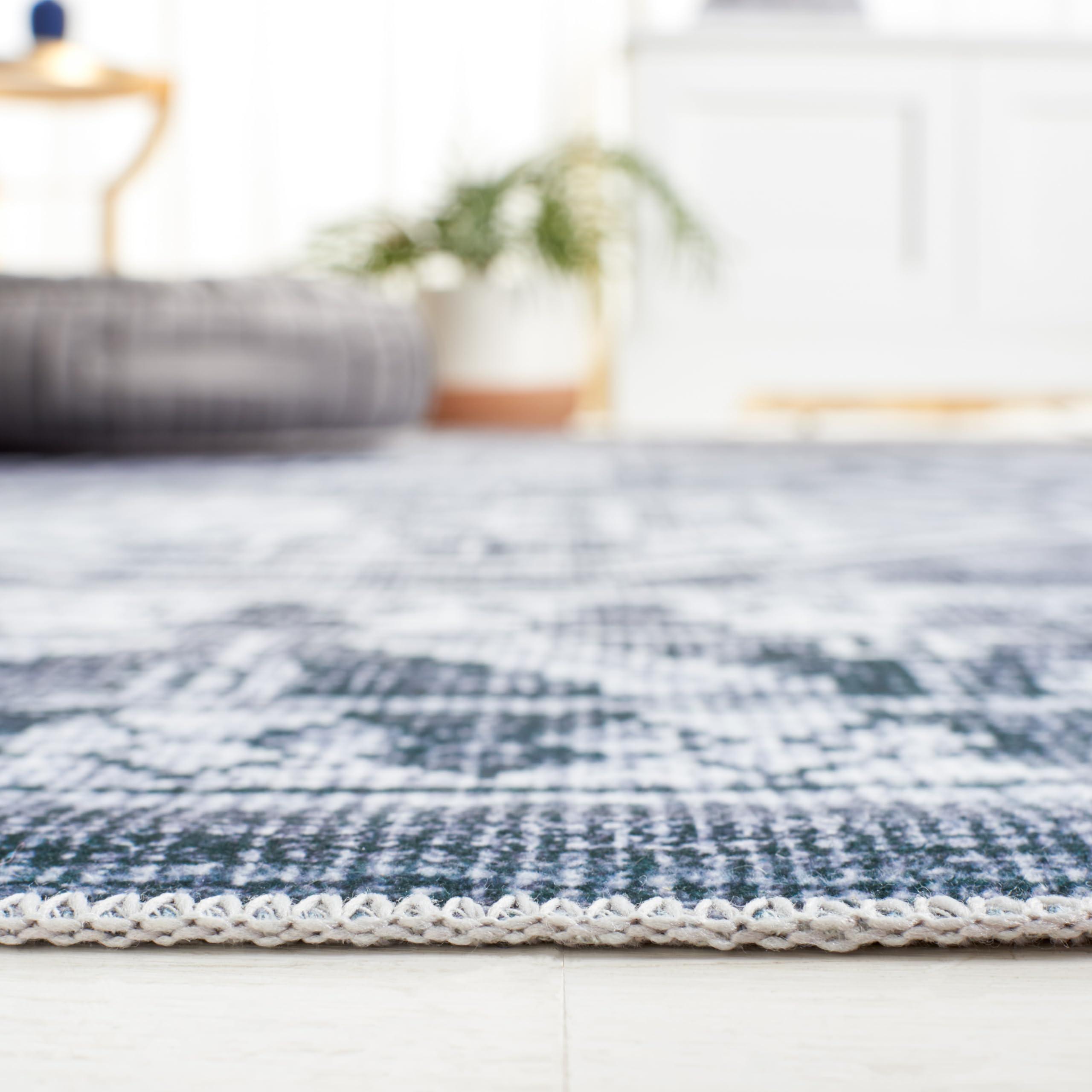 Safavieh SAFAVIEH Arizona Collection Round Rug - 6' Round, Grey Green & Ivory, Traditional Design, Washable & Slip Resistant, Ideal for High Traffic Areas in Living Room, Bedroom & Dining Room (ARZ108F-6R)