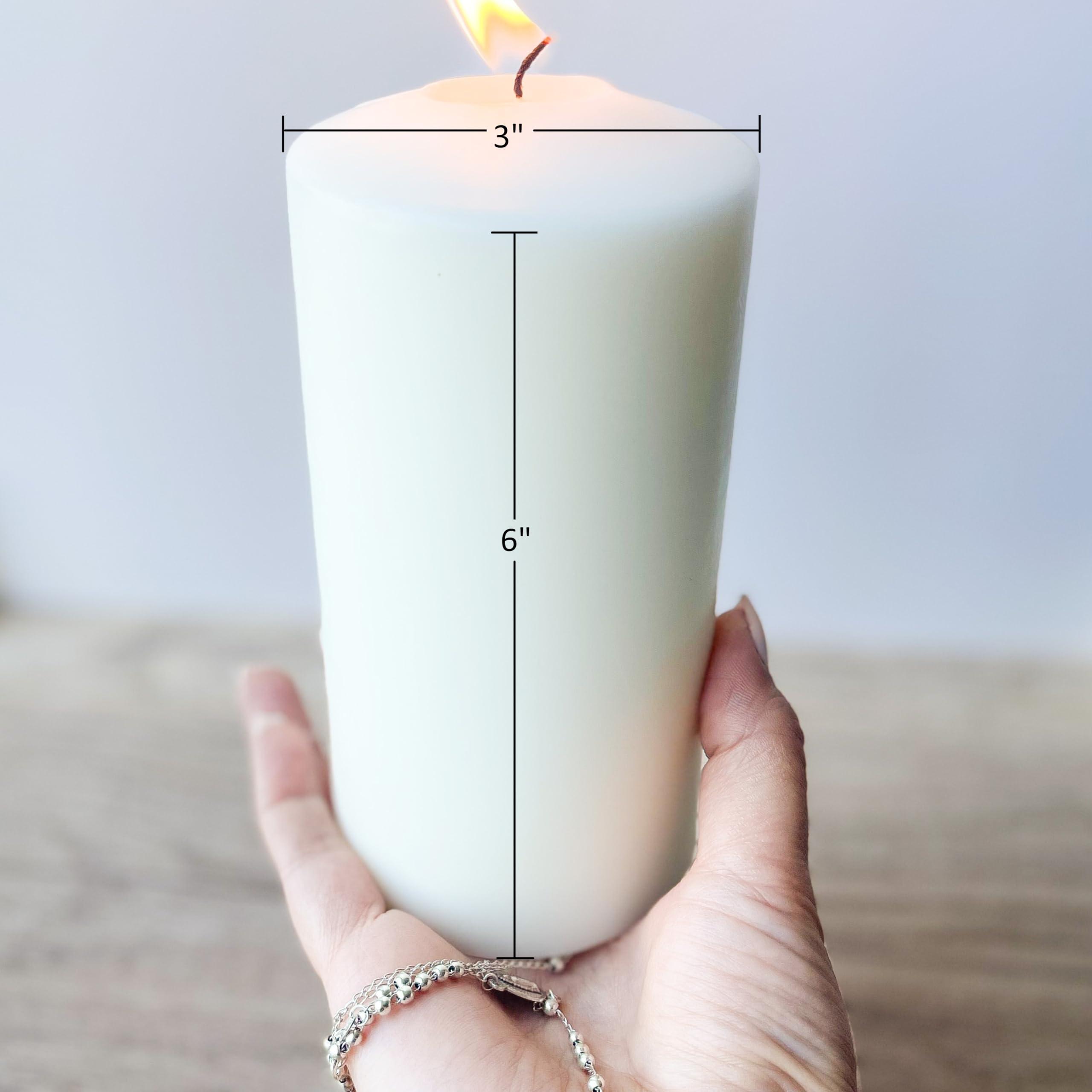 LIGHTIT STUDIO Personalized Funeral Memorial Candle, In Loving Memory White Floral Custom Candle, Celebrations of Life, Tributes and Remembrances, Elegant Delicate Pillar Candle 3\"x6\" (Noir)