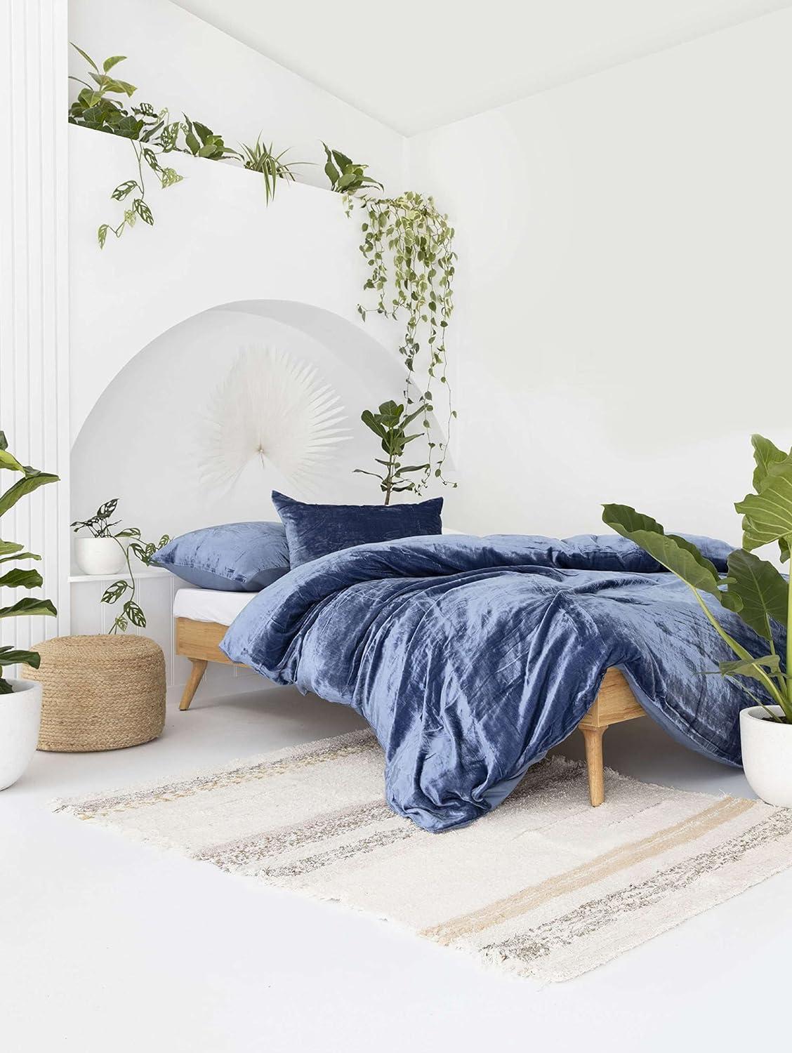 DecorAvenue DecorAvenue Ultra-Luxe Solid Velvet Duvet Cover, Boho Bedding UO Comforter Bedding Donna Cover,3 Pc Duvet Set, Velvet Bedding Set (Blue,California King 98\" x 104\")