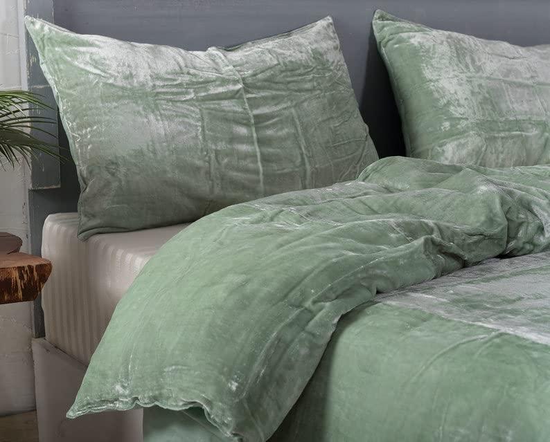 DecorAvenue DecorAvenue Ultra-Luxe Crushed Velvet Duvet Cover, Boho Bedding UO Comforter Bedding Donna Cover,3 Pc Duvet Set, Velvet Bedding Set (Sage Green, UK Super King 88\" x 104\")