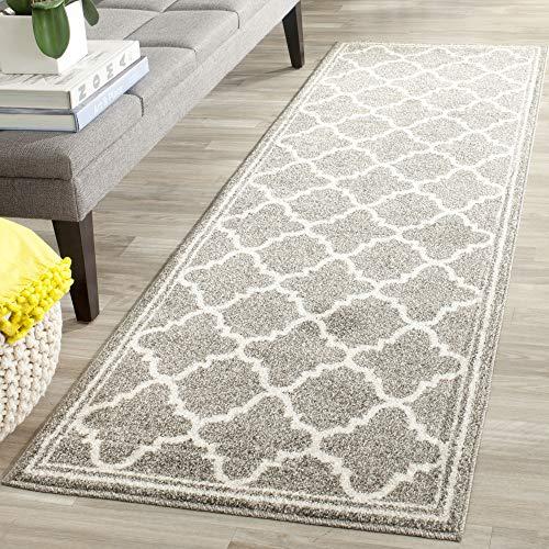 Safavieh SAFAVIEH Amherst Collection Runner Rug - 2\'3\" x 7\', Navy & Beige, Moroccan Trellis Design, Non-Shedding & Easy Care, Ideal for High Traffic Areas in Living Room, Bedroom (AMT422P)