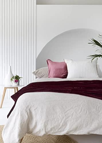 DecorAvenue DecorAvenue Luxury Crushed Velvet Throw Blanket with Tassels Sofa Bed Soft Blankets Boho Warm Throws Cozy Plush Lightweight (Maroon, 50 x 60 Inches)