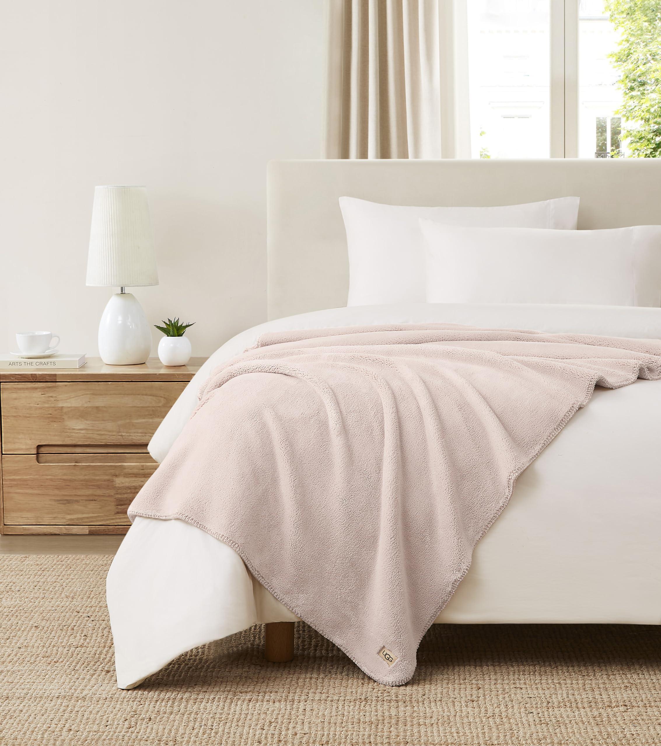 UGG UGG Whitecap Plush Throw Blanket Fleece Lightweight Soft Cozy Throw for Couch Luxury Home Decor for Living Room Machine Washable Hypoallergenic Flannel Blankets, 50-inch x 70-inch, Light Pink Quartz