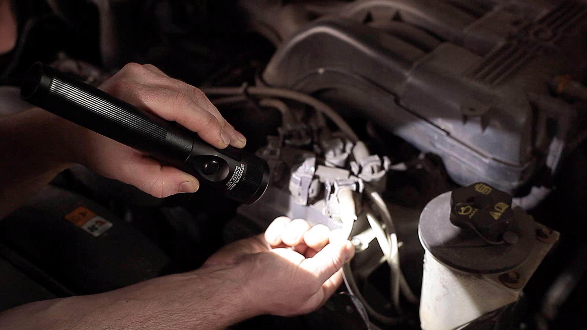 Streamlight Streamlight 75712 Stinger 425-Lumen LED Bright Rechargeable Handheld Flashlight with 12V DC Charger, Black