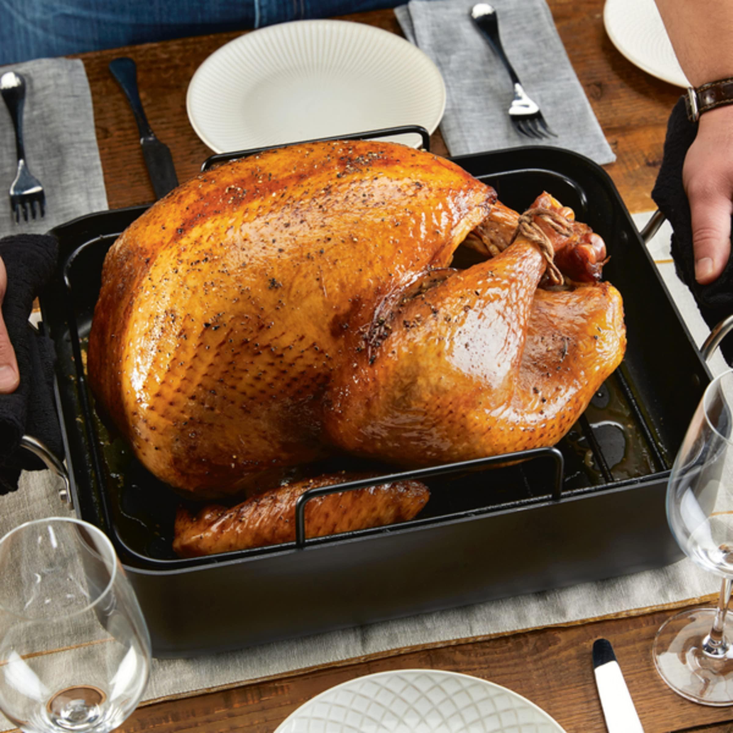 KitchenAid KitchenAid Hard Anodized Roasting Pan/Roaster with Removable Rack, 13 Inch x 15.75 Inch, Matte Black