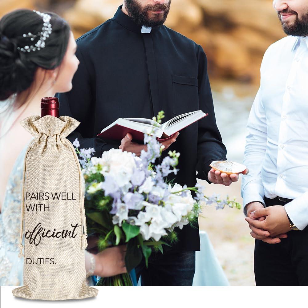 YAANUNULU YAANUNULU Wedding Gifts for Officiant, Wedding Officiant Wine Bag for Wedding Day, Best Officiant Ever, Pairs Well With Wedding Officiant, Drawstring Burlap Wine Bag, 1 Wine Bag with 1 Thankful Card