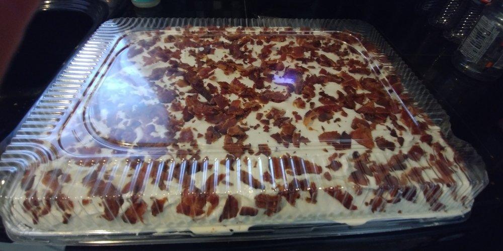 KitchenDance.com KitchenDance Disposable Aluminum Half Size Sheet Cake Pans with Clear Plastic Dome Lid - 17-1/2\" x 12-13/16\" Aluminum Foil Pans -Baking Pan Perfect for Baking, Freezing, Serving Food, 7300P, 100 Count