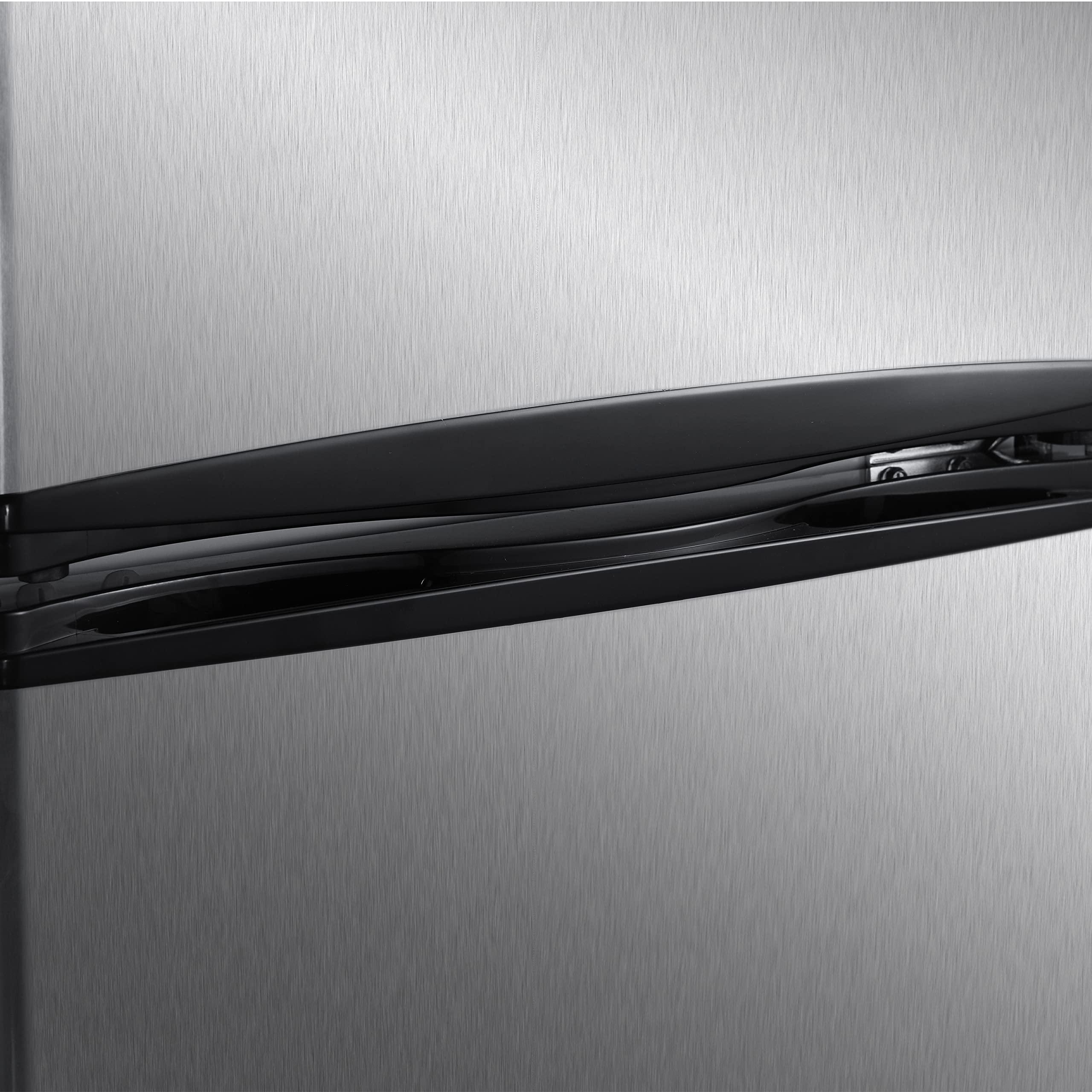 Avanti Avanti RA31B3S 3.1 Cubic Foot 2-Door Counter-high Refrigerator/Freezer, 33.5\" x 18.8\" x 19.8\", Black