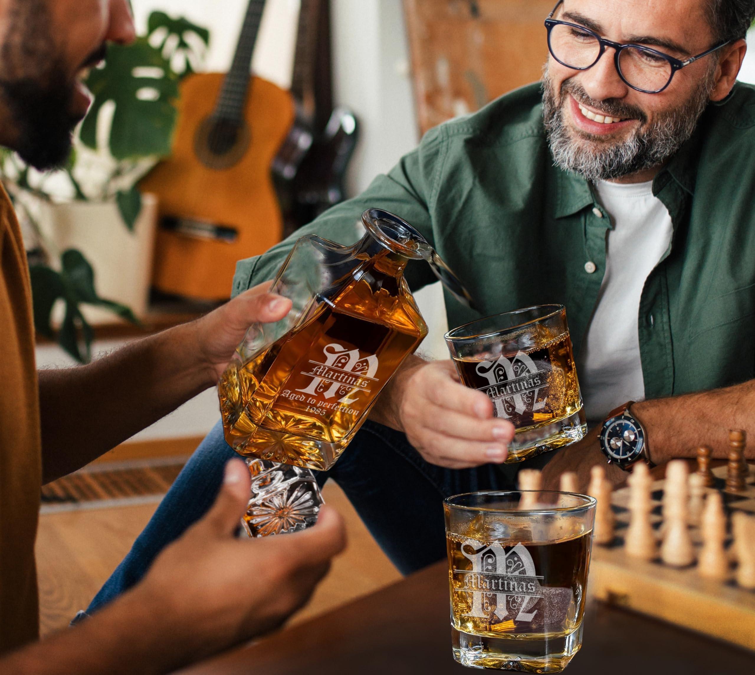 EZ CUSTOM GIFT Personalized Whiskey Decanter Set - Custom Liquor Decanter and 4 Glasses Gift Set - Engraved Whiskey Decanter Sets for Men, Anniversary Wedding Birthday Gifts for Father Husband (Design 7)