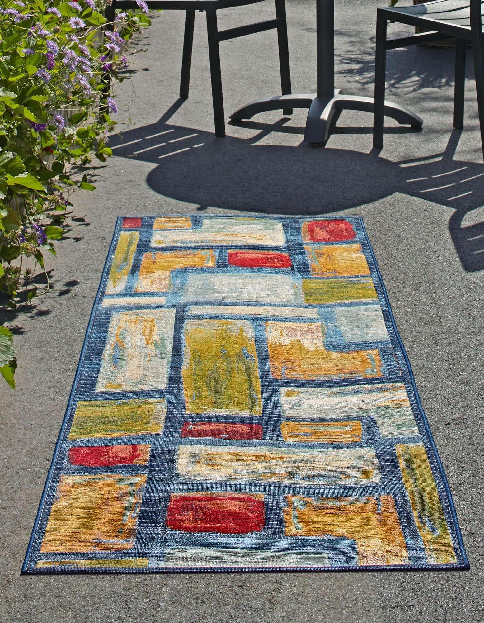 Unique Loom Unique Loom Outdoor Modern Collection Area Rug - Cubed (2' 7" x 7' 1" Runner, Multi/ Blue)