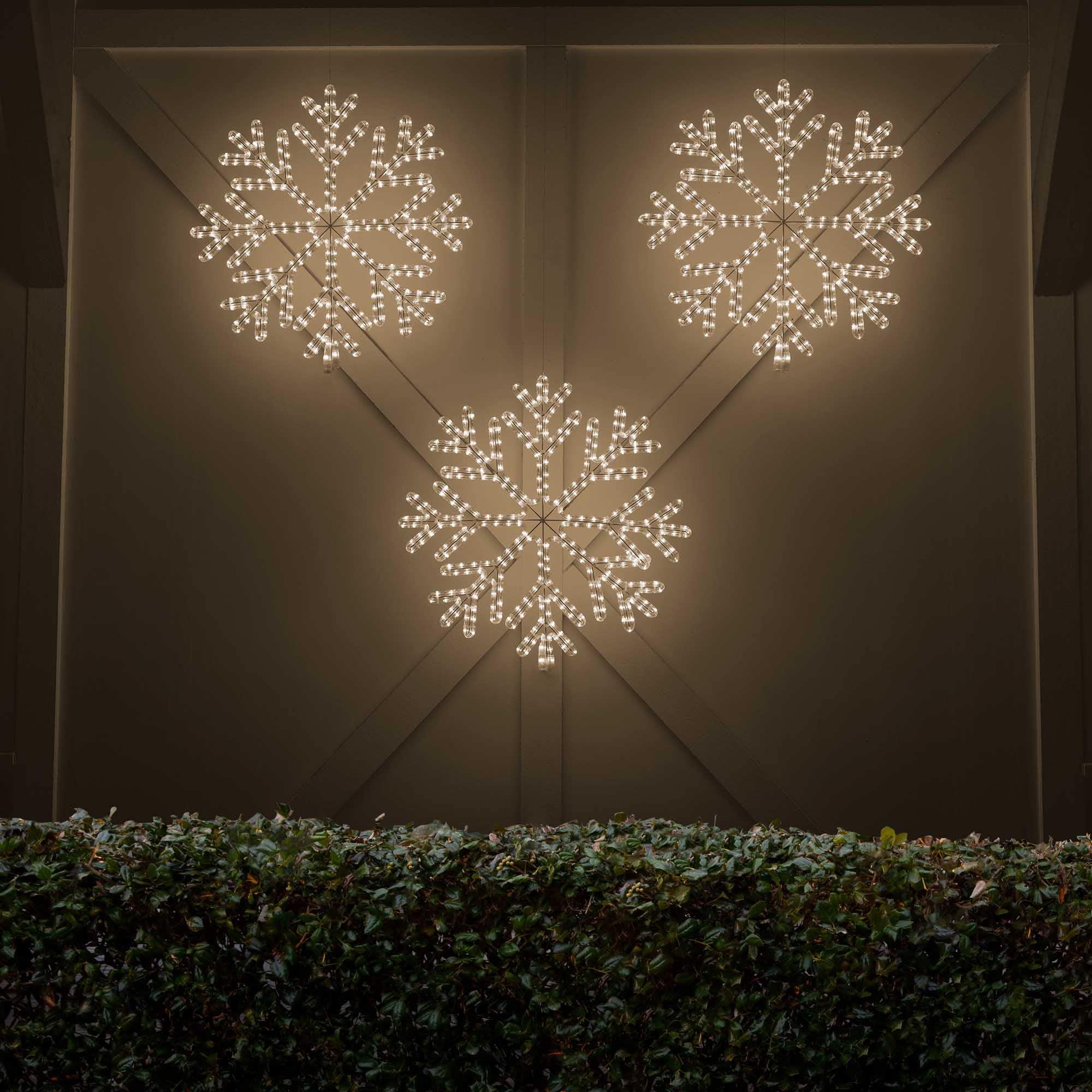 Wintergreen Lighting Wintergreen Lighting 24\" LED Snowflake Light Christmas Decorations Outdoor Snowflake Christmas Lights, Christmas Snowflake, LED Rope Light (40 Point Snowflake, Warm White LED)