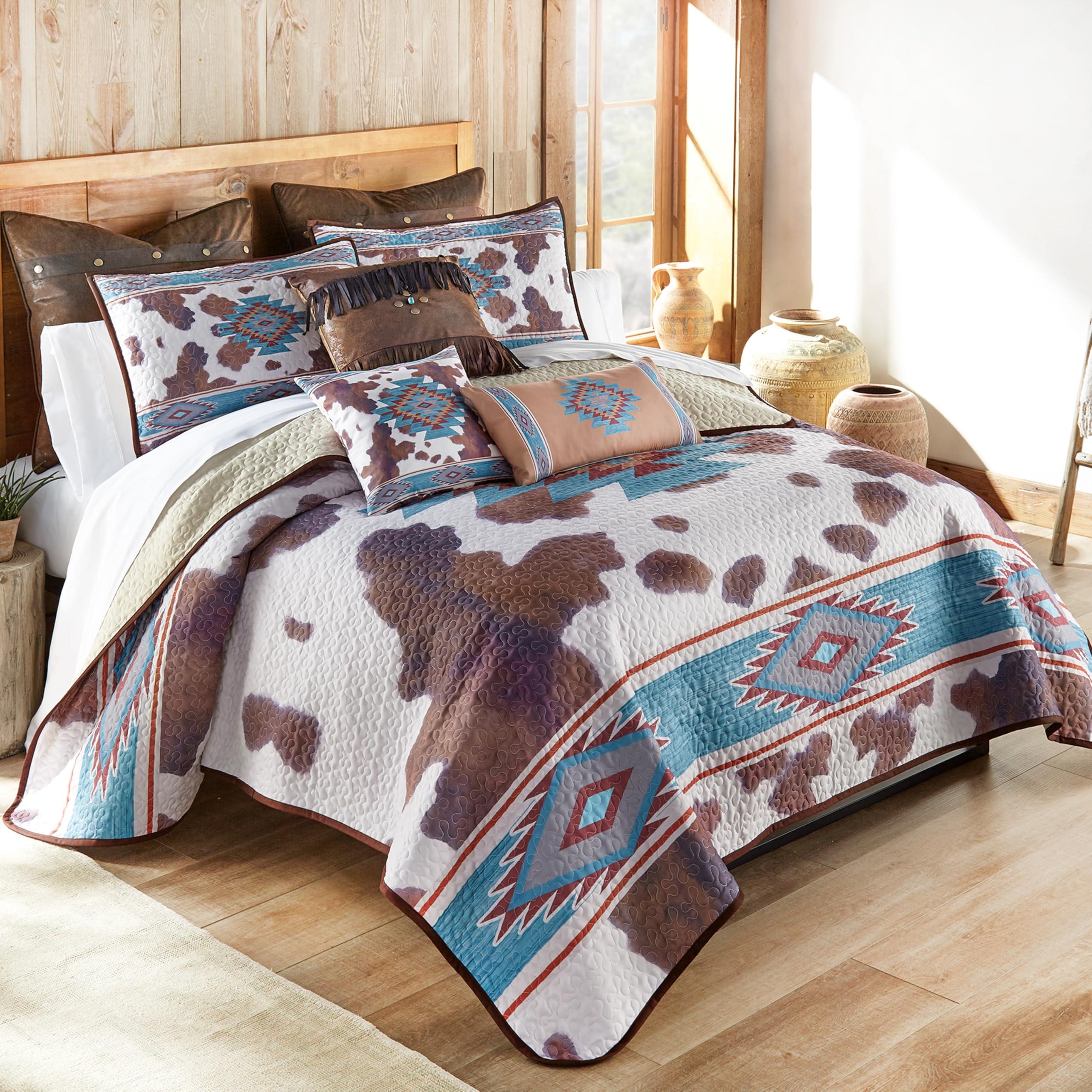 BLACK FOREST DECOR Black Forest Dcor Aztec Cowhide Twin Quilt Set - Lightweight, Southwest Style Bedding with Cowhide and Geometric Patterns, Includes Quilt and Sham, Machine Washable
