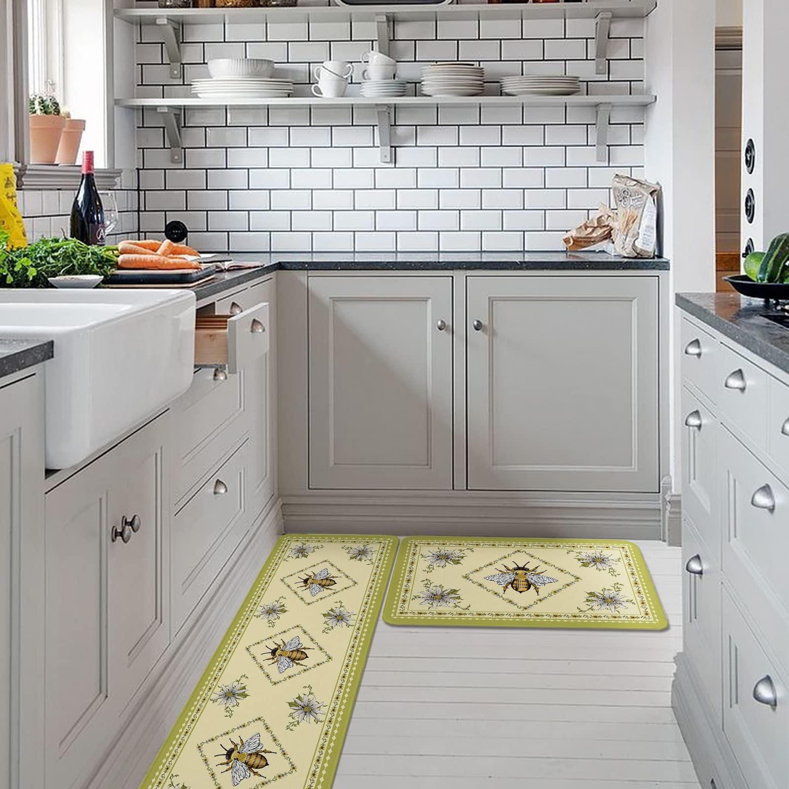 BOBOWUNY Daisy Bee Kitchen Mats and Rugs Set of 2, Country Rustic Romantic Aesthetics Flower Washable Absorbent Kitchen Runner Rug Carpet Anti-Fatigue Comfort Mat for Bathroom Laundry 18x30+18x59