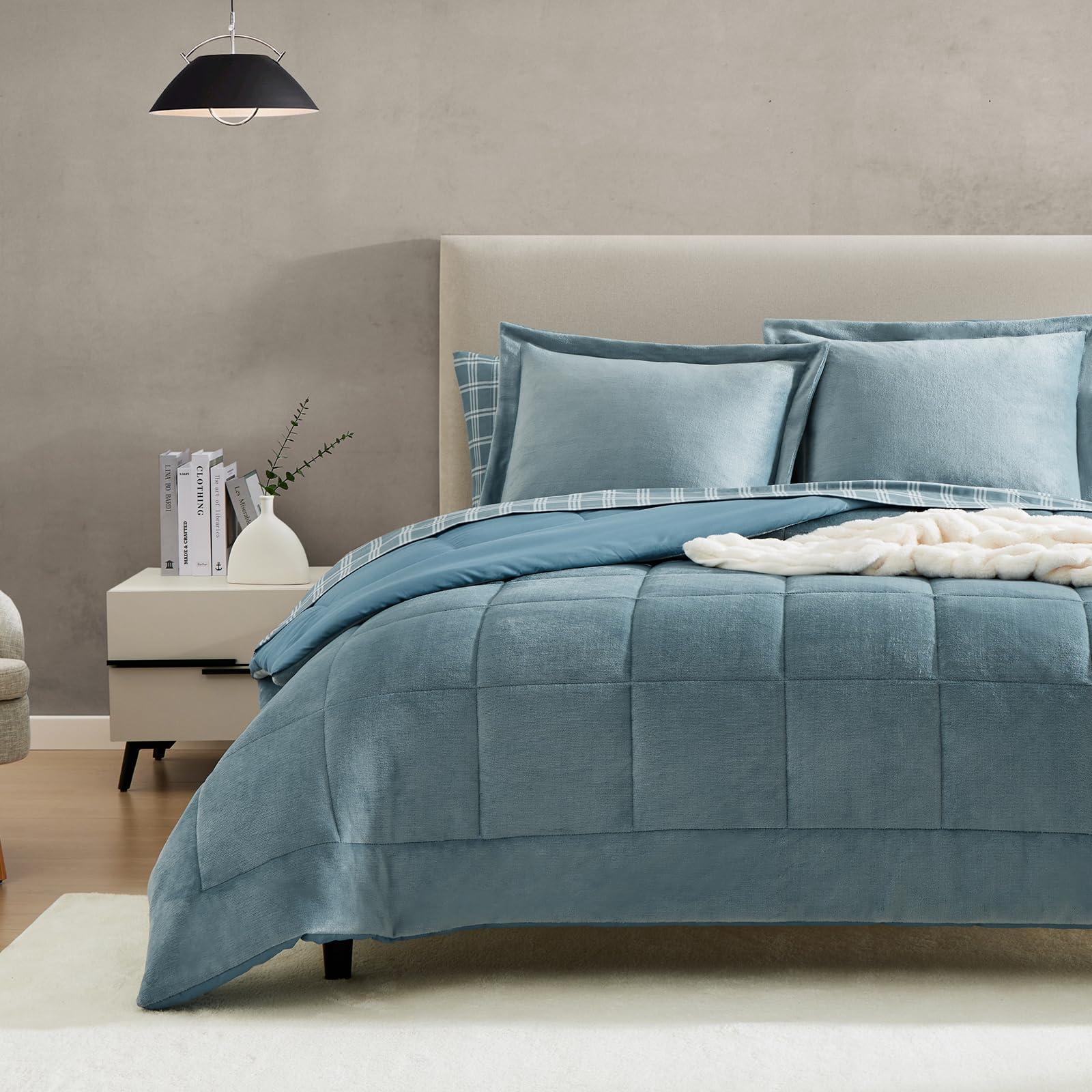 AMBERSPACE AMBERSPACE Plush King Size Comforter Set 7 Pieces, Light Blue Plush Flannel Velvet King Size Comforter Set with Sheets, Soft Warm Plush Comforters, King Bedding Set 7 Piece 102\"*90\" Light Blue