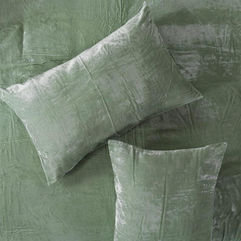 DecorAvenue DecorAvenue Ultra-Luxe Crushed Velvet Duvet Cover, Boho Bedding UO Comforter Bedding Donna Cover,3 Pc Duvet Set, Velvet Bedding Set (Sage Green, UK Super King 88\" x 104\")