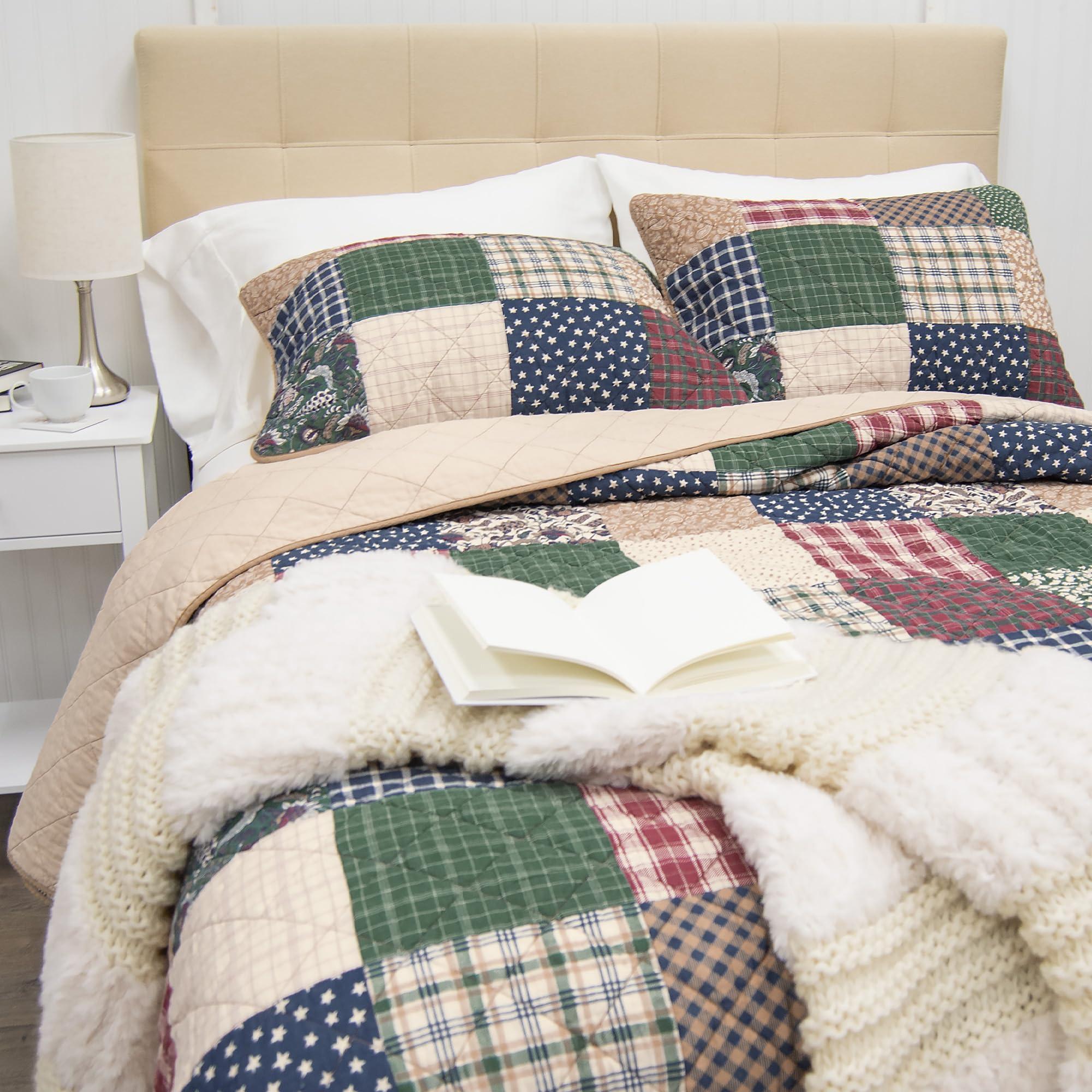 Donna Sharp Donna Sharp Rustic Paisley Pieced Patchwork Cotton Quilted Bedding Set - 3-Piece Queen Size Quilt Set - Includes 1 Quilt and 2 Pillow Shams - Machine Washable - Perfect for Rustic Decor