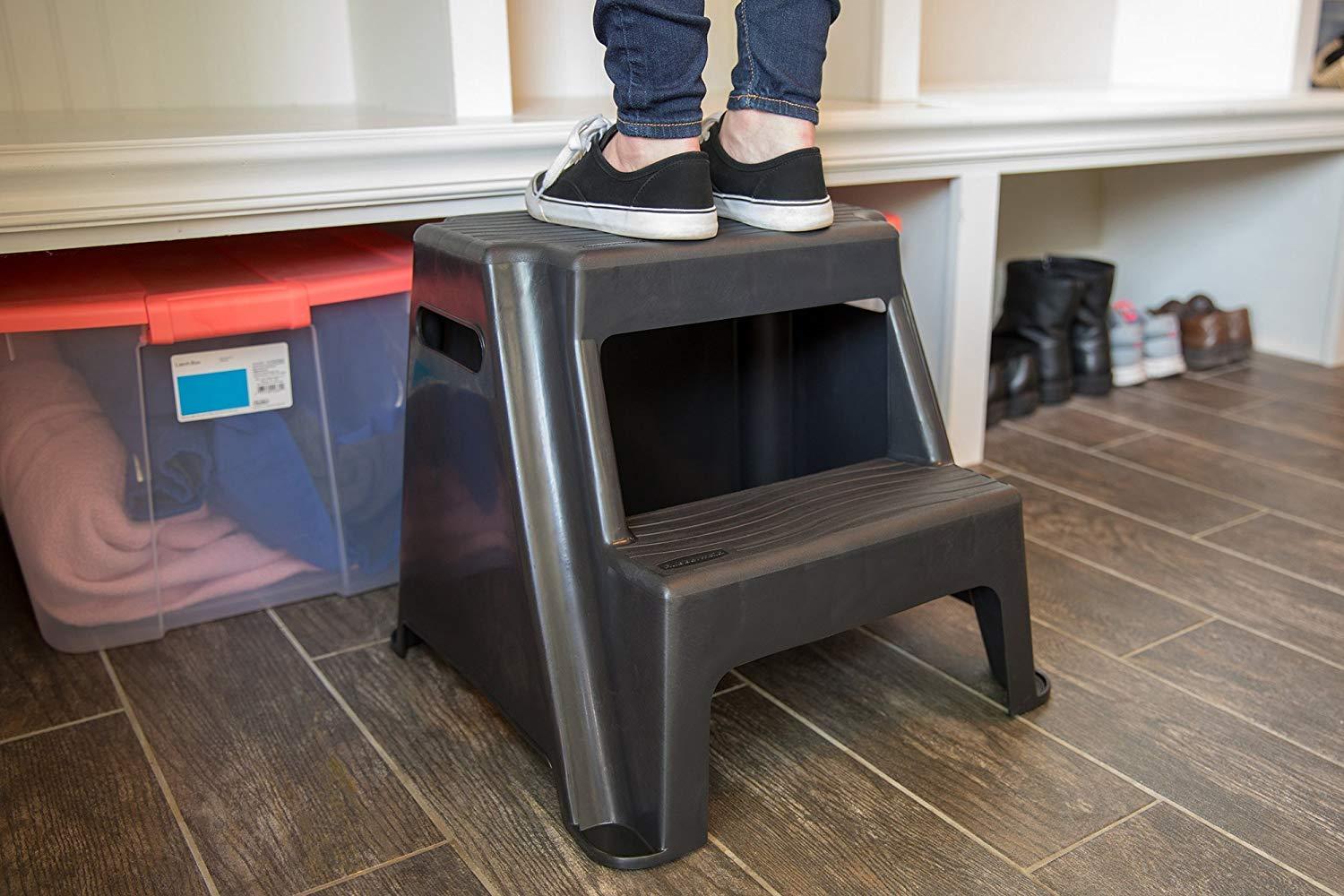 Rubbermaid Rubbermaid 2 Molded Plastic Step Stool, Lightweight Resistant Treads and Non-Slip Feet, 1 Piece, Black