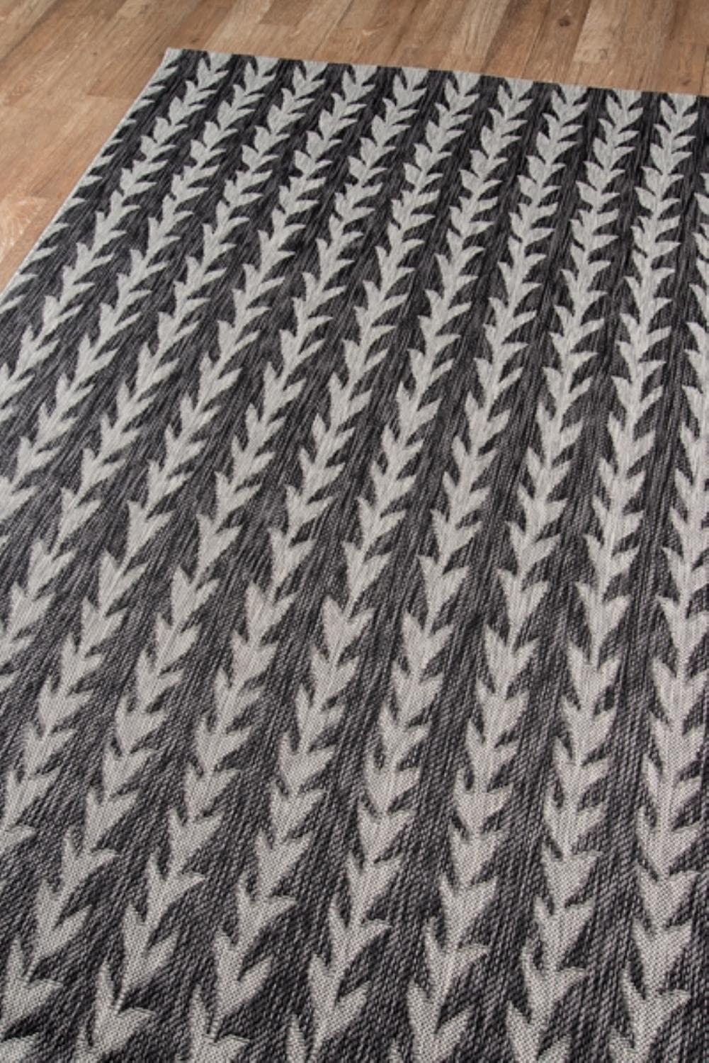 Novogratz Novogratz Momeni Rectangular Striped Area Rug in Black (9 ft. 6 in. L x 6 ft. 7 in. W)