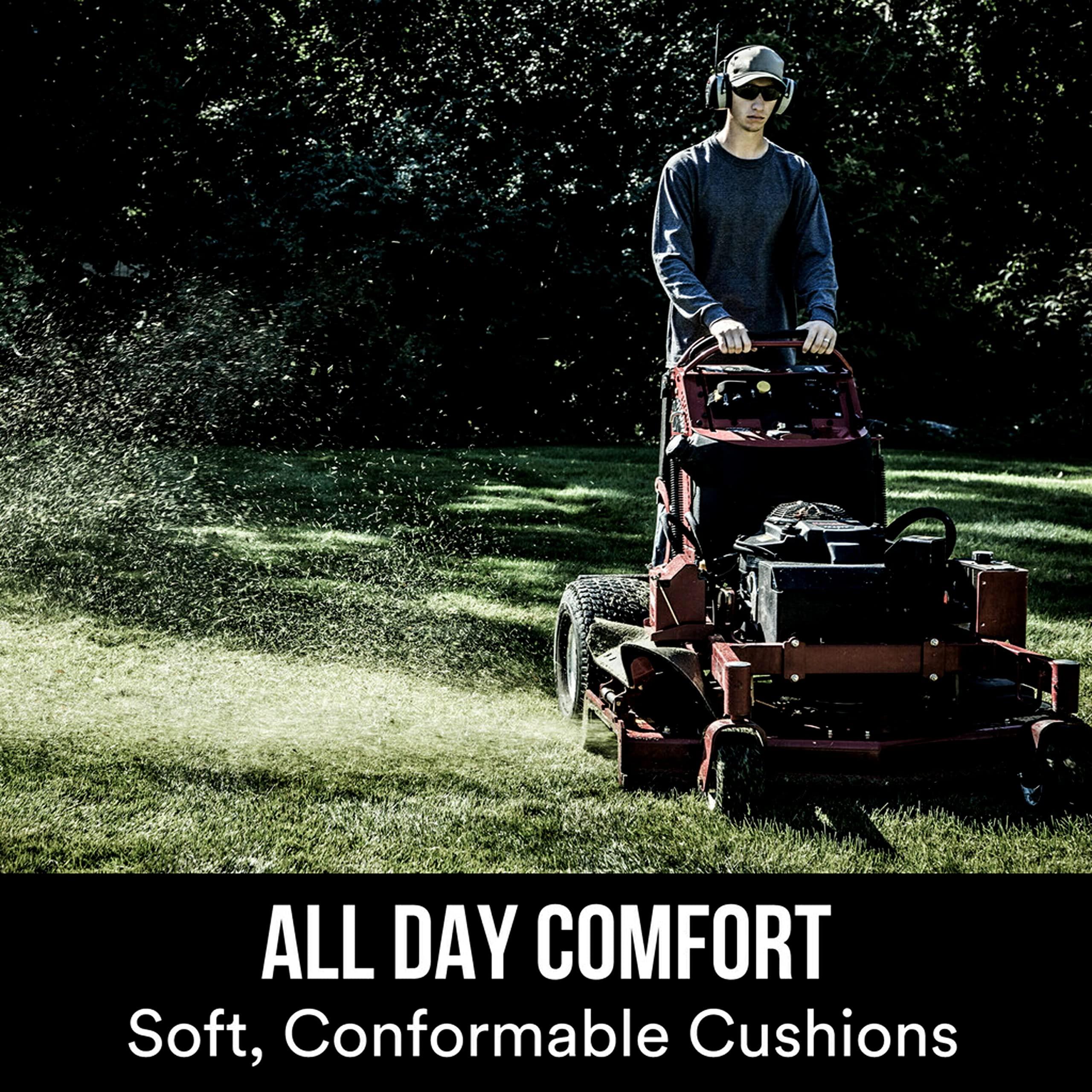 3M 3M WorkTunes Connect + AM/FM Hearing Protector with Bluetooth Technology, Ear protection for Mowing, Snowblowing, Construction, Work Shops