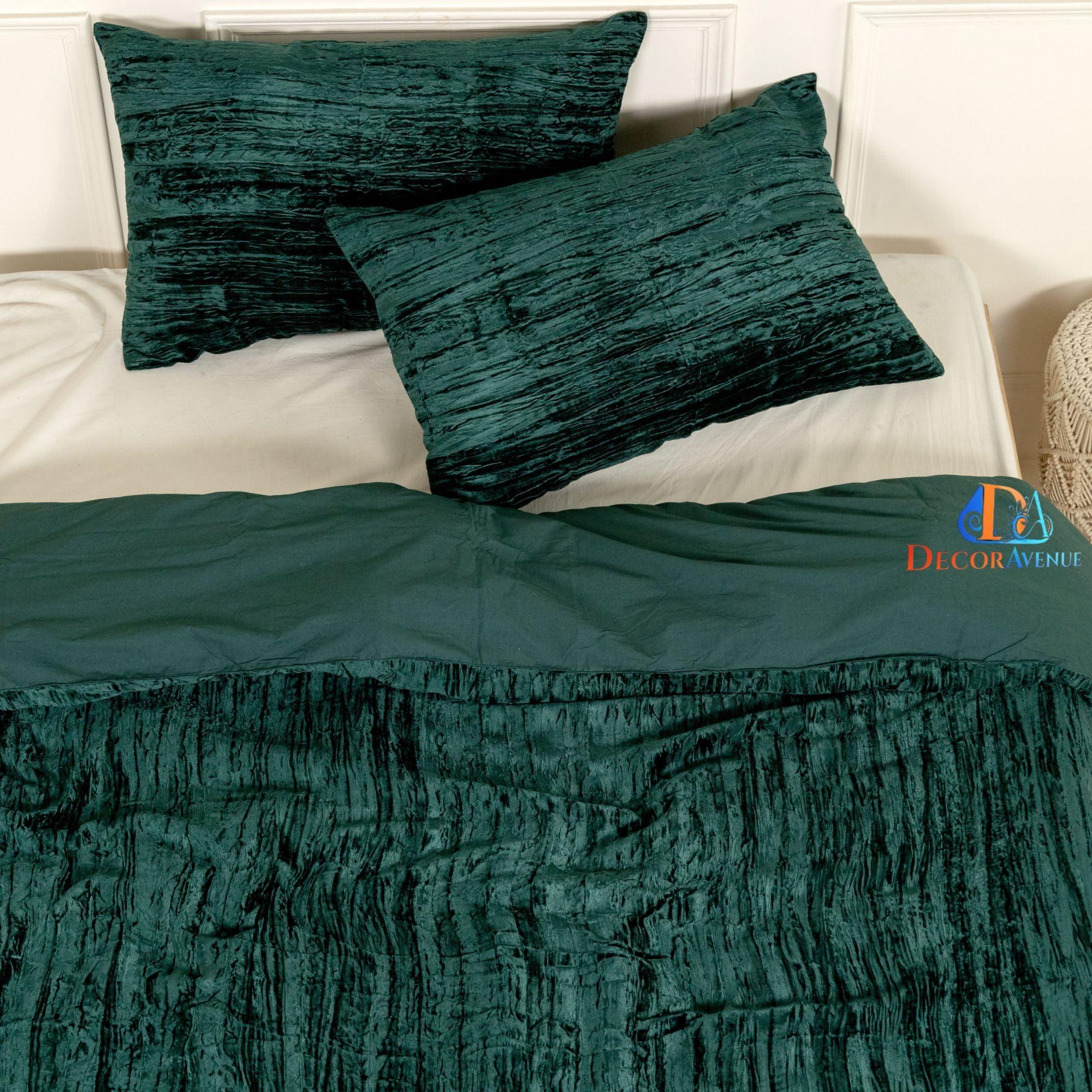 DecorAvenue DecorAvenue Ultra-Luxe Crushed Velvet Duvet Cover, Boho Bedding UO Comforter Bedding Donna Cover,3 Pc Duvet Set, Velvet Bedding Set (Dark Green Crushed, Queen 90\" x 90\")
