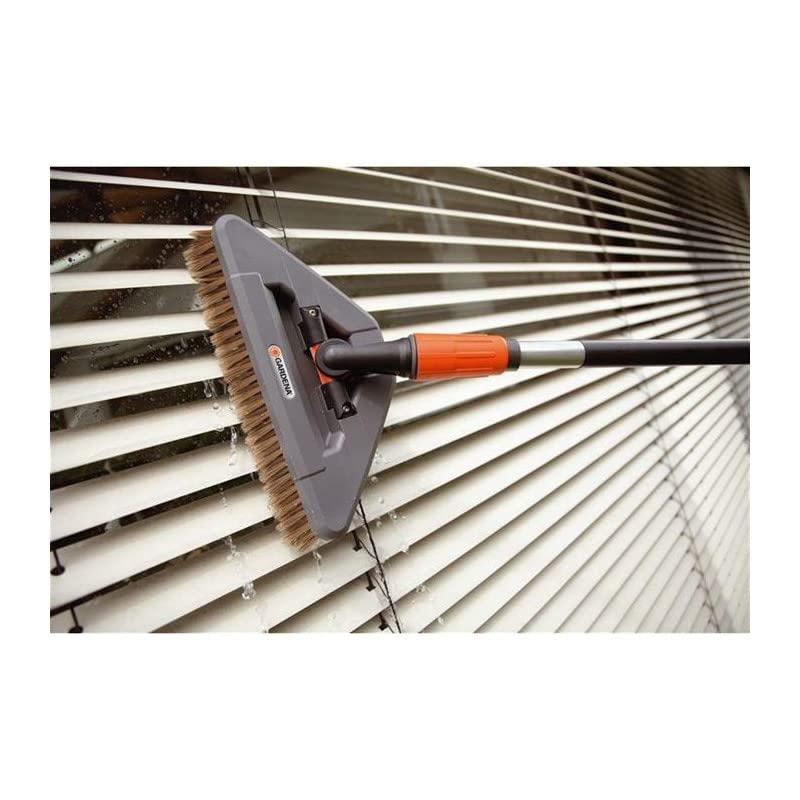 Gardena Scrubbing Brush with Elbow Cleansystem