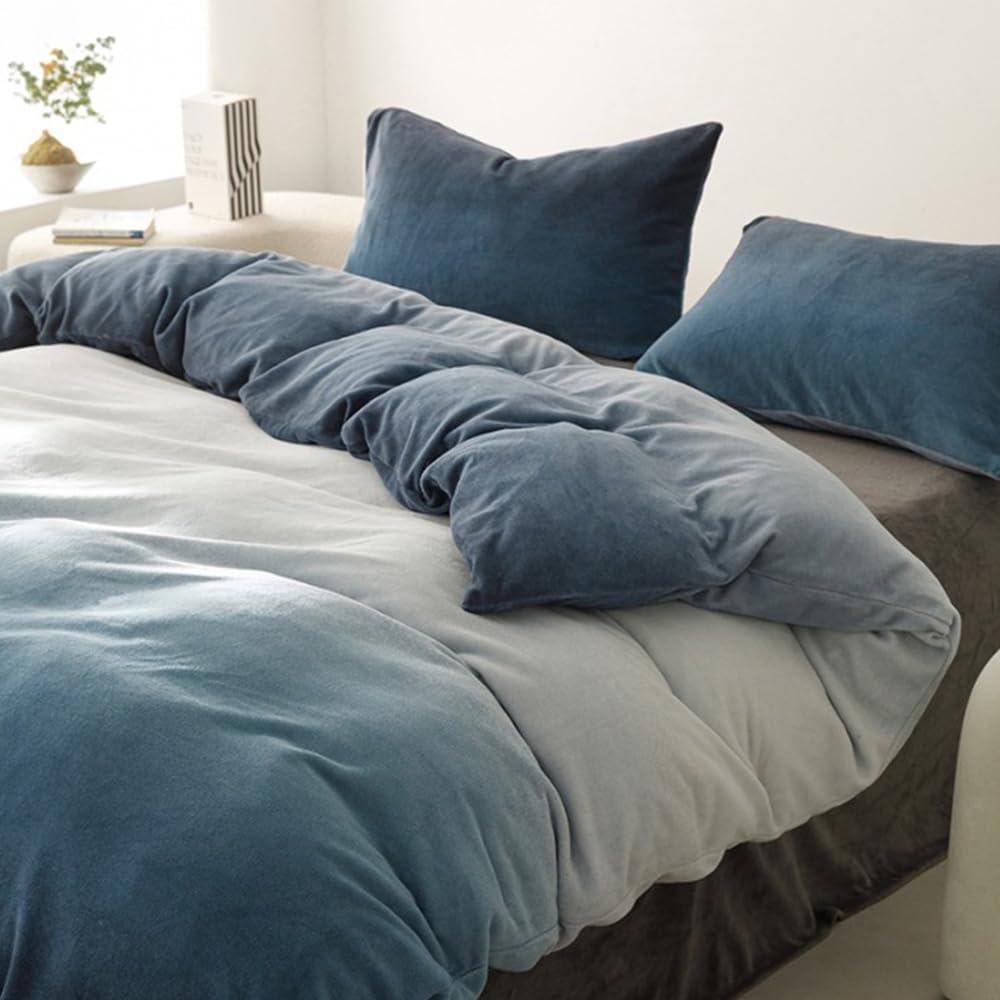 CLOTHKNOW CLOTHKNOW Blue White Velvet Duvet Cover Set Queen 3Pcs Dark Blue Fluffy Bedding Sets Blue White Bedding Duvet Cover Sets Soft Flannel Bedding Queen Size Sets Blue Bedding Sets