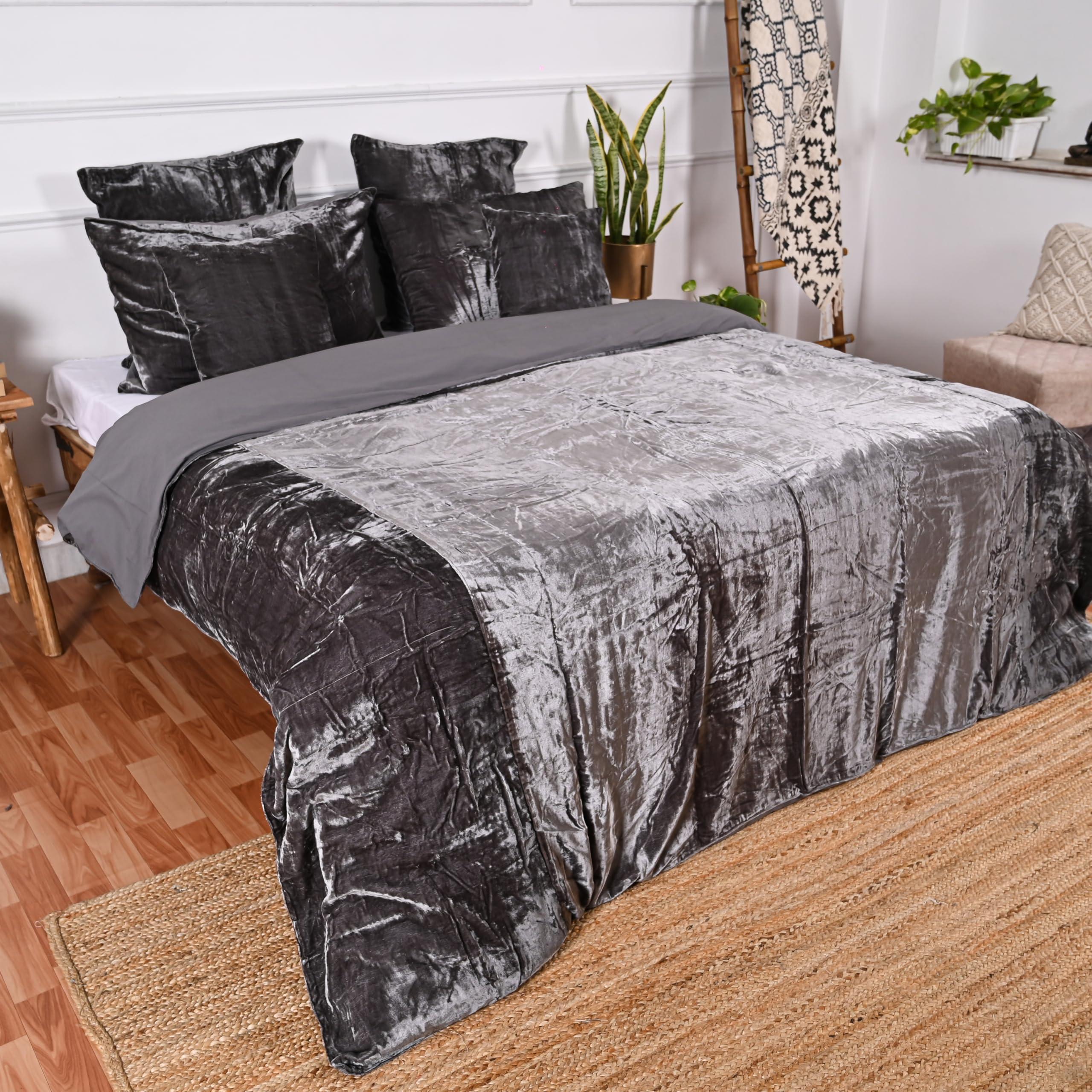 DecorAvenue DecorAvenue Ultra-Luxe Crushed Velvet Duvet Cover, Boho Bedding UO Comforter Bedding Donna Cover,3 Pc Duvet Set, Velvet Bedding Set (Grey,California King 98\" x 104\")