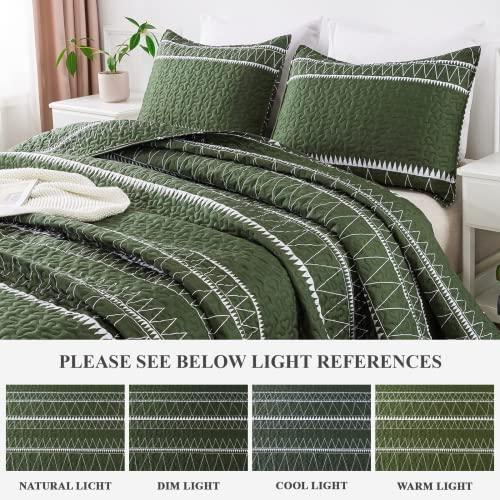Andency Andency Green Quilt Set Oversized King (114x120 Inch), 3 Pieces(1 Striped Triangle Printed Quilt and 2 Pillowcases), Bohemian Summer Lightweight Reversible Microfiber Bedspread Coverlet