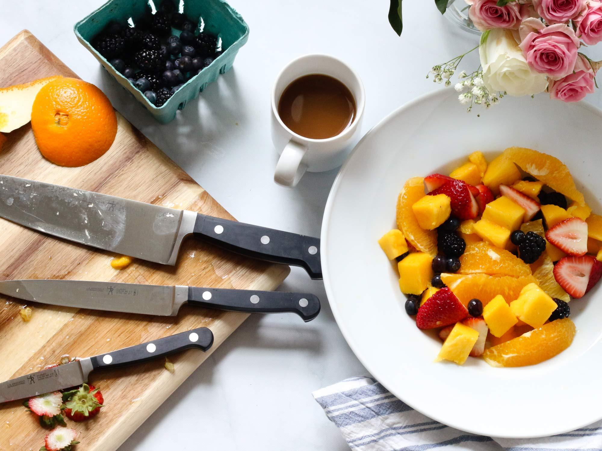 HENCKELS HENCKELS Classic Razor-Sharp 3-Piece Kitchen Knife Set, Chef Knife, Paring Knife, Utility Knife, German Engineered Informed by 100+ Years of Mastery, Stainless Steel