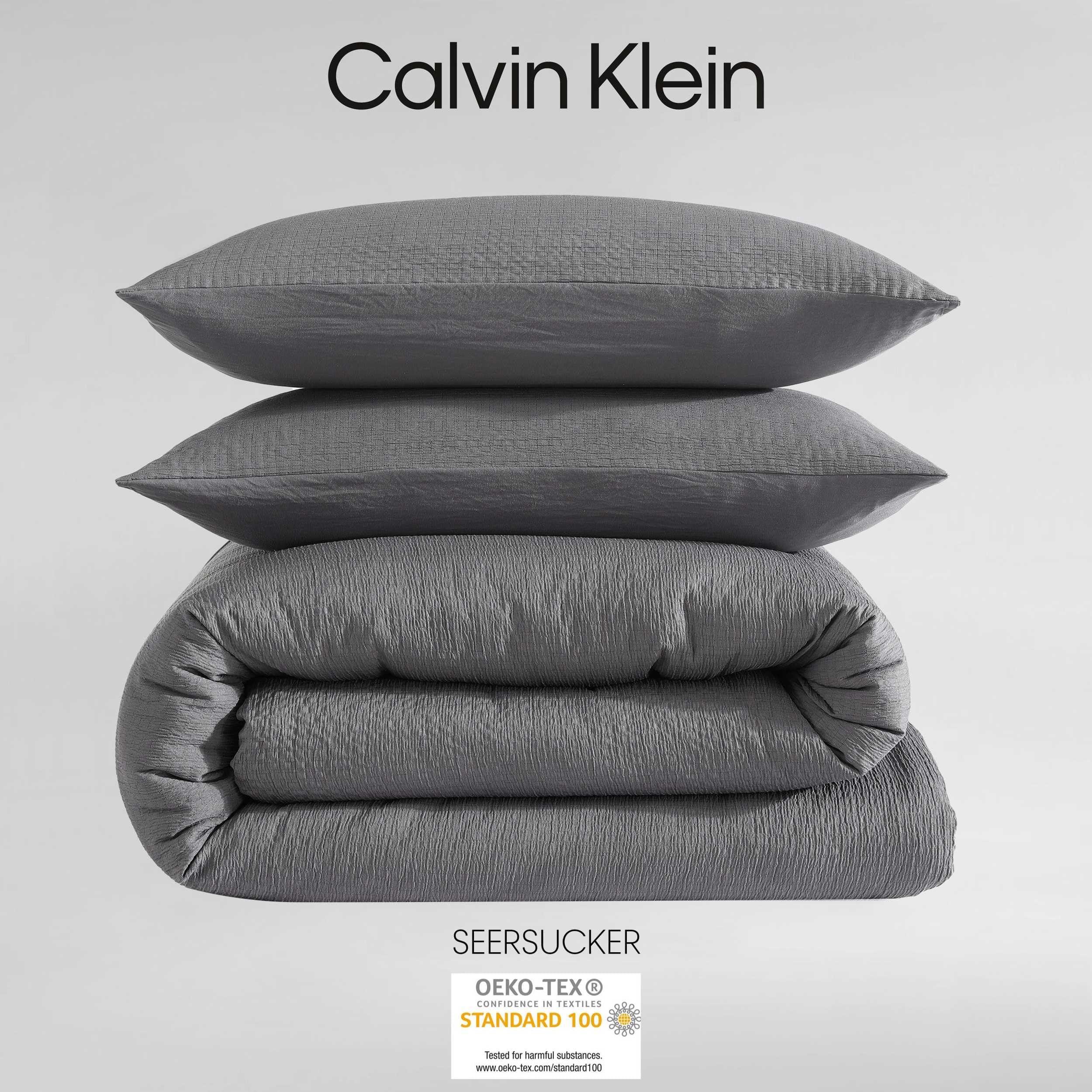 Calvin Klein Calvin Klein - King Duvet Cover Set, Super Soft Textured Bedding with Matching Shams, Reversible Home Decor, Oeko-Tex Certified (Seersucker Dark Grey, King)