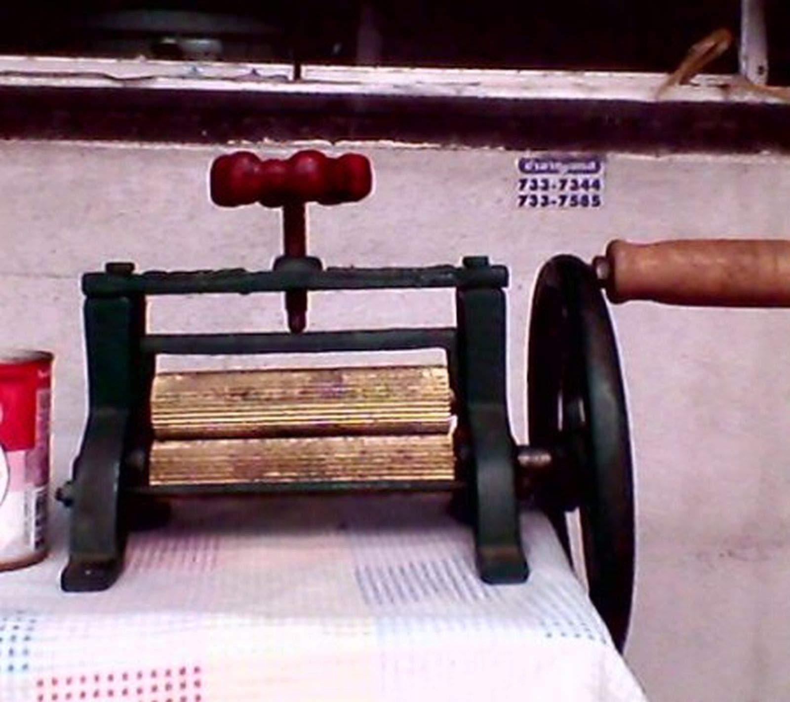 mamameya2511 mamameya2511 Vintage Dry Squid Orange Sugar Cane Mill Juicer Cast Iron Hand Press Brass DHL, Multi