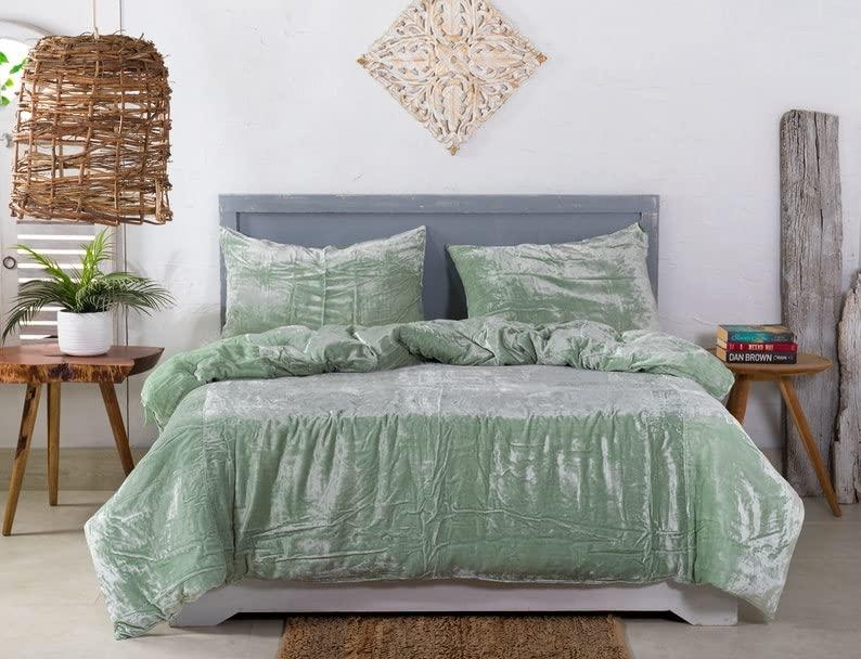 DecorAvenue DecorAvenue Ultra-Luxe Crushed Velvet Duvet Cover, Boho Bedding UO Comforter Bedding Donna Cover,3 Pc Duvet Set, Velvet Bedding Set (Sage Green, UK Super King 88\" x 104\")