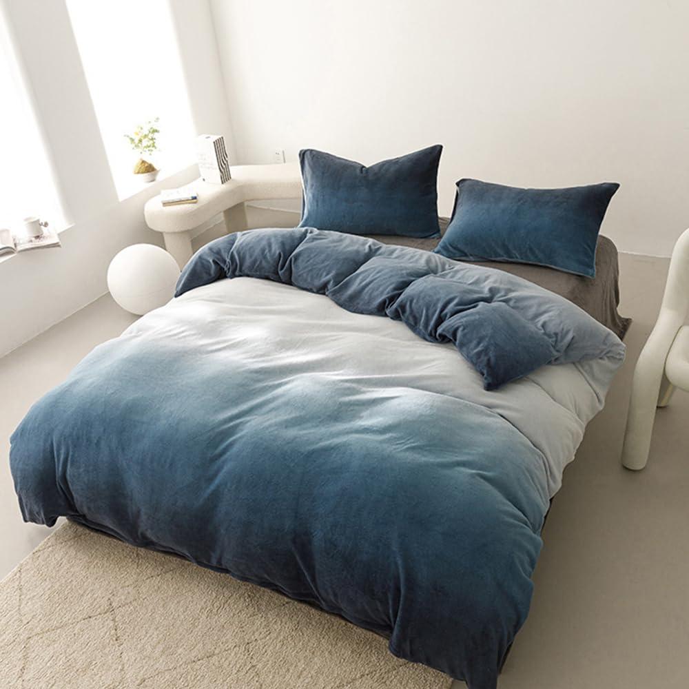 CLOTHKNOW CLOTHKNOW Blue White Velvet Duvet Cover Set Queen 3Pcs Dark Blue Fluffy Bedding Sets Blue White Bedding Duvet Cover Sets Soft Flannel Bedding Queen Size Sets Blue Bedding Sets