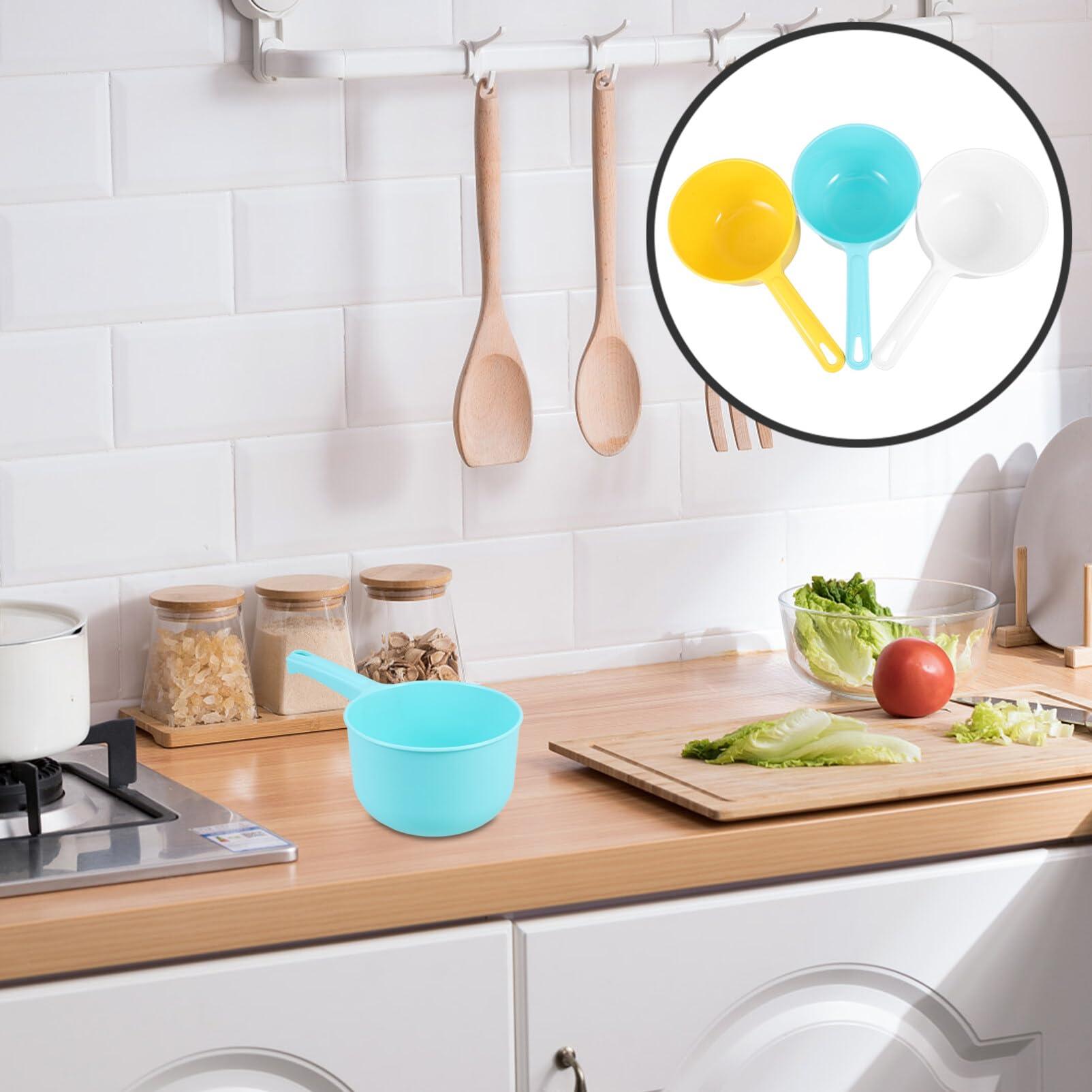 HOLIDYOYO HOLIDYOYO Japanese Plastic Water Ladle Bath Ladle Dippers, 3pcs Washing Spoons Shower Bucket Water Bath Scoop Bathroom Water Scoop Cup Home Essential Kitchen Home Tools