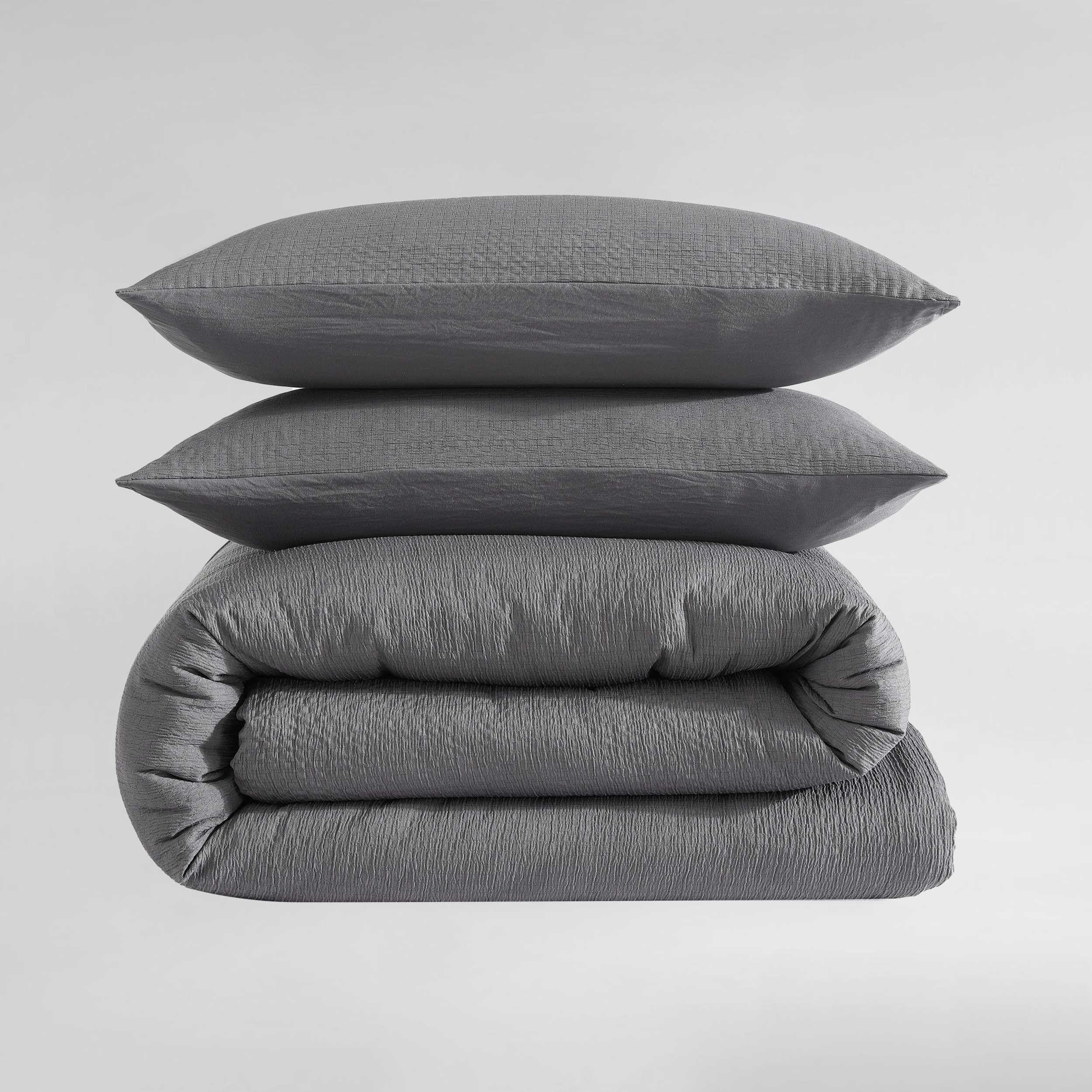 Calvin Klein Calvin Klein - King Duvet Cover Set, Super Soft Textured Bedding with Matching Shams, Reversible Home Decor, Oeko-Tex Certified (Seersucker Dark Grey, King)