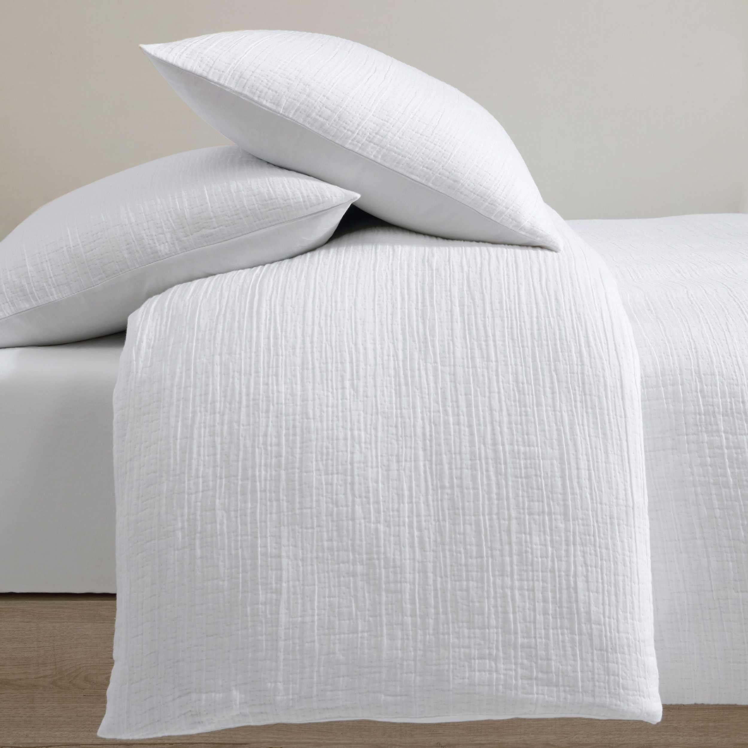 Calvin Klein Calvin Klein - King Comforter Set, Modern Cotton Washed Percale Bedding with Matching Shams, Luxuriously Soft Home Decor, Oeko-Tex Certified (Washed Texture Solid White, King)