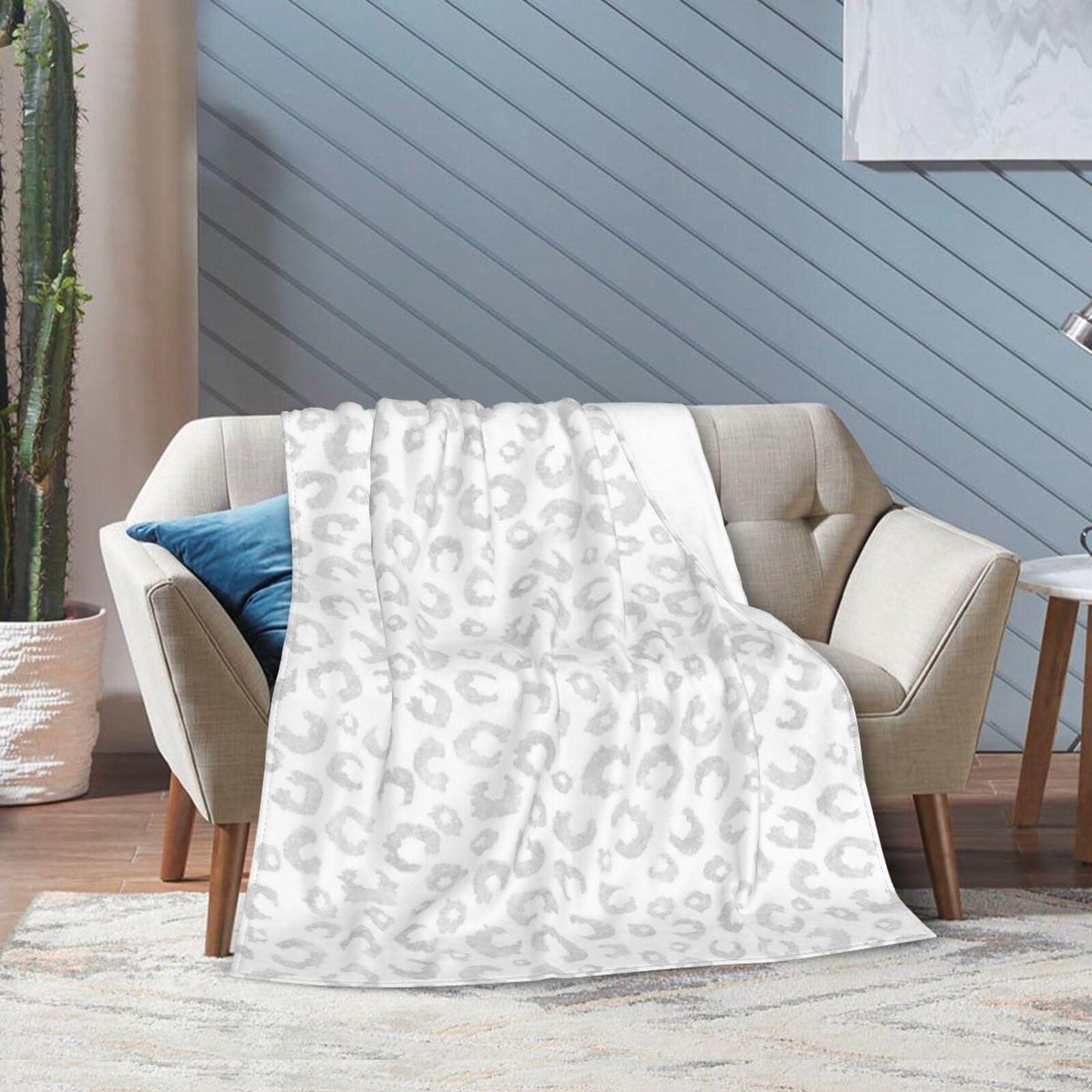LMNSWDA Elegant White Silver Glitter Leopard Animal Print Versatile Ultra Soft Flannel Fleece Throw Blanket for Couch, Sofa, and Bed Seasons, Travel, Work, and Gifting to Adults and Kids 60\"x50\"