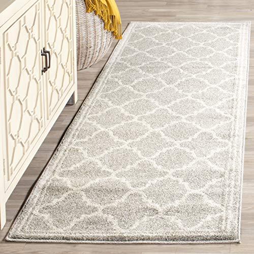 Safavieh SAFAVIEH Amherst Collection Runner Rug - 2\'3\" x 7\', Navy & Beige, Moroccan Trellis Design, Non-Shedding & Easy Care, Ideal for High Traffic Areas in Living Room, Bedroom (AMT422P)