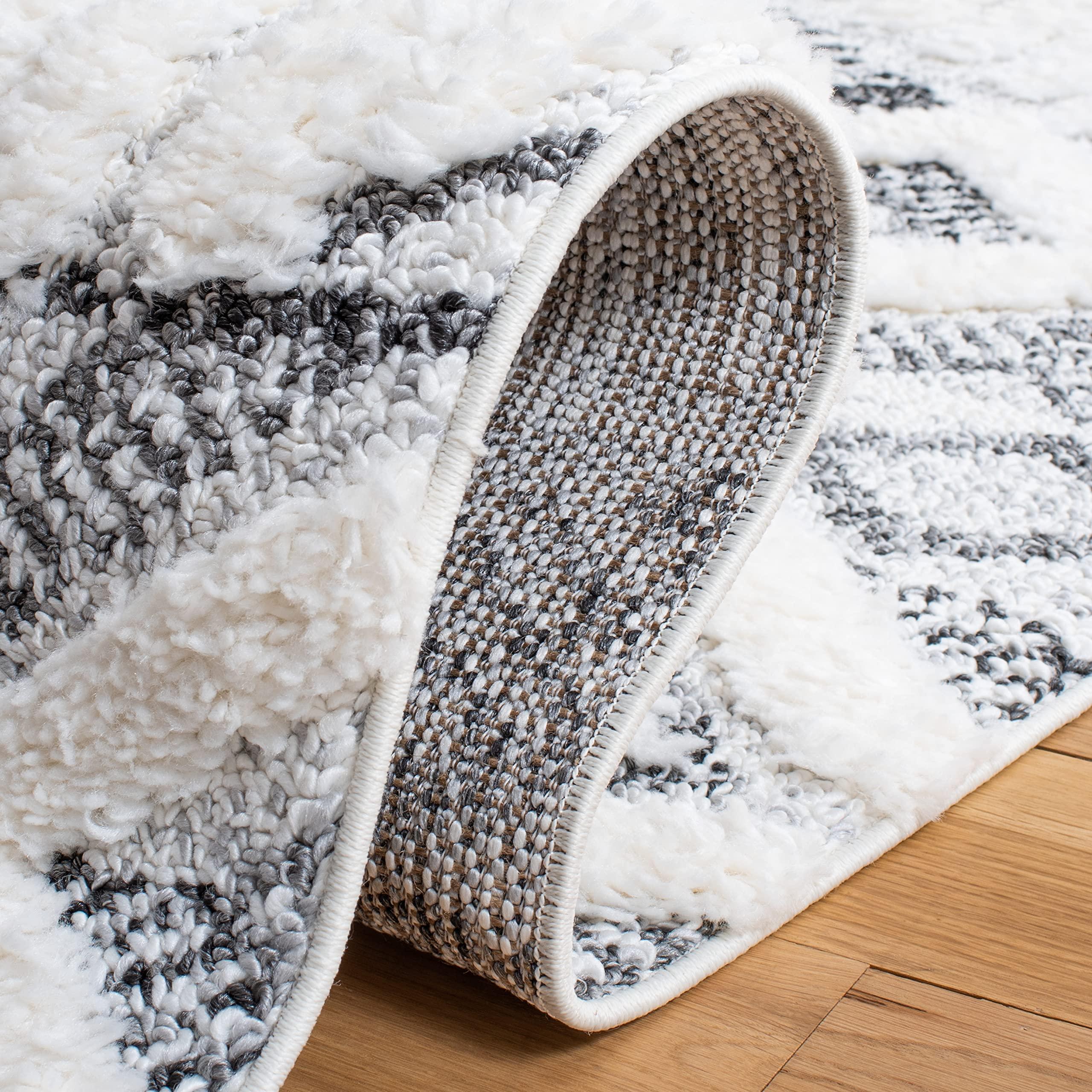 Safavieh SAFAVIEH Moroccan Tassel Shag Collection Area Rug - 6'7" Square, Ivory & Grey, 2-inch Thick Ideal for High Traffic Areas in Living Room, Bedroom (MTS618A)