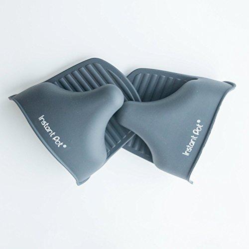 Instant Pot Instant Pot Electric Pressure Cooker Official Starter Accessories Set - Pair of Mini Mitts, Heat Resistant Mat/ Pot Holder, & Suction Sealing Lid