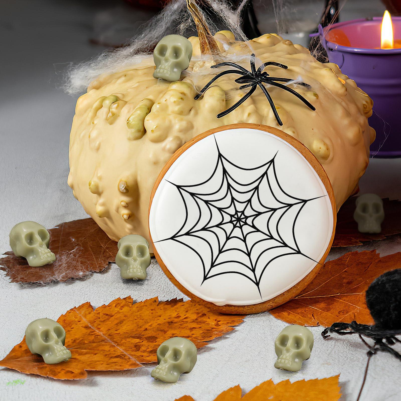 PRETYZOOM PRETYZOOM 100PCS Mini Plastic Skull Heads Miniature Skulls Tiny Ghost Skeleton Miniatures Skull Figurines Halloween Decorations Mini Skeletons Realistic Skeleton Skulls (0.8"x0.5")