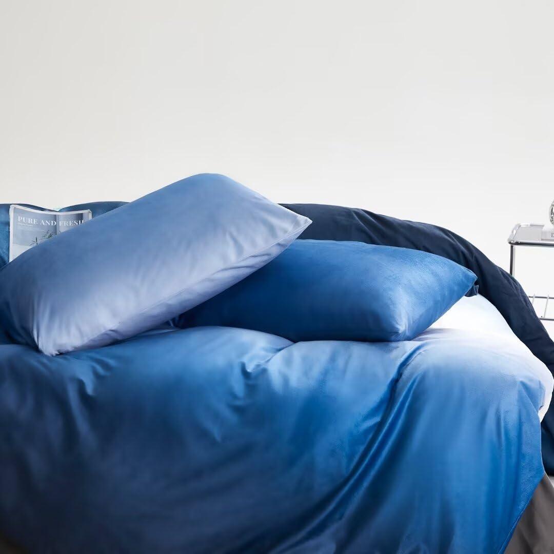 CLOTHKNOW CLOTHKNOW Blue White Velvet Duvet Cover Set Queen 3Pcs Dark Blue Fluffy Bedding Sets Blue White Bedding Duvet Cover Sets Soft Flannel Bedding Queen Size Sets Blue Bedding Sets