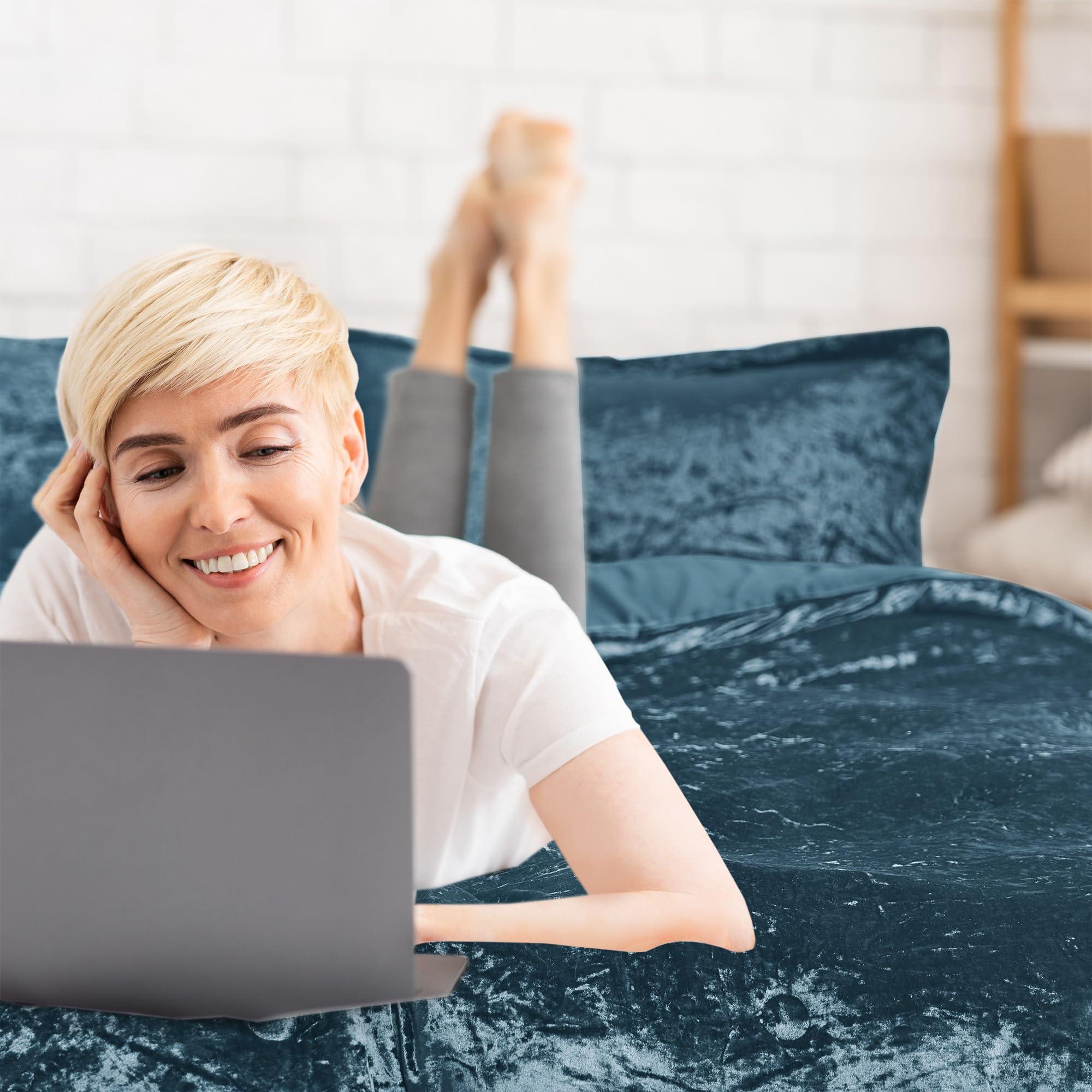 Comfort Spaces Comfort Spaces Juliette Luxe Comforter Set Velvet Lush with Soft Brushed Microfiber Reverse, All Season Cozy Velvet Bedding Sets, Fluffy Comforter Bed Set, Matching Sham, Teal Twin/Twin XL 2 Piece