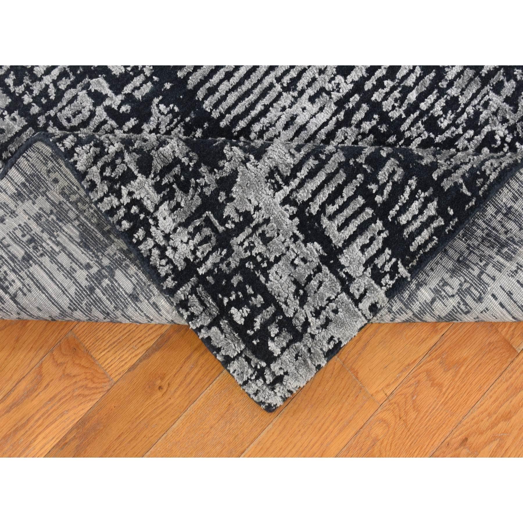 Shahbanu Rugs Shahbanu Rugs Black and Silver Modern Wool and Plant Based Silk Hand Loomed Oriental Rug (5'10"x9')