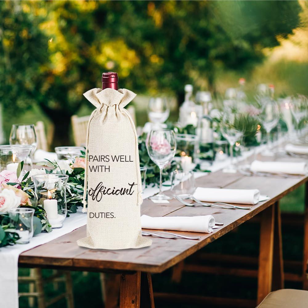YAANUNULU YAANUNULU Wedding Gifts for Officiant, Wedding Officiant Wine Bag for Wedding Day, Best Officiant Ever, Pairs Well With Wedding Officiant, Drawstring Burlap Wine Bag, 1 Wine Bag with 1 Thankful Card