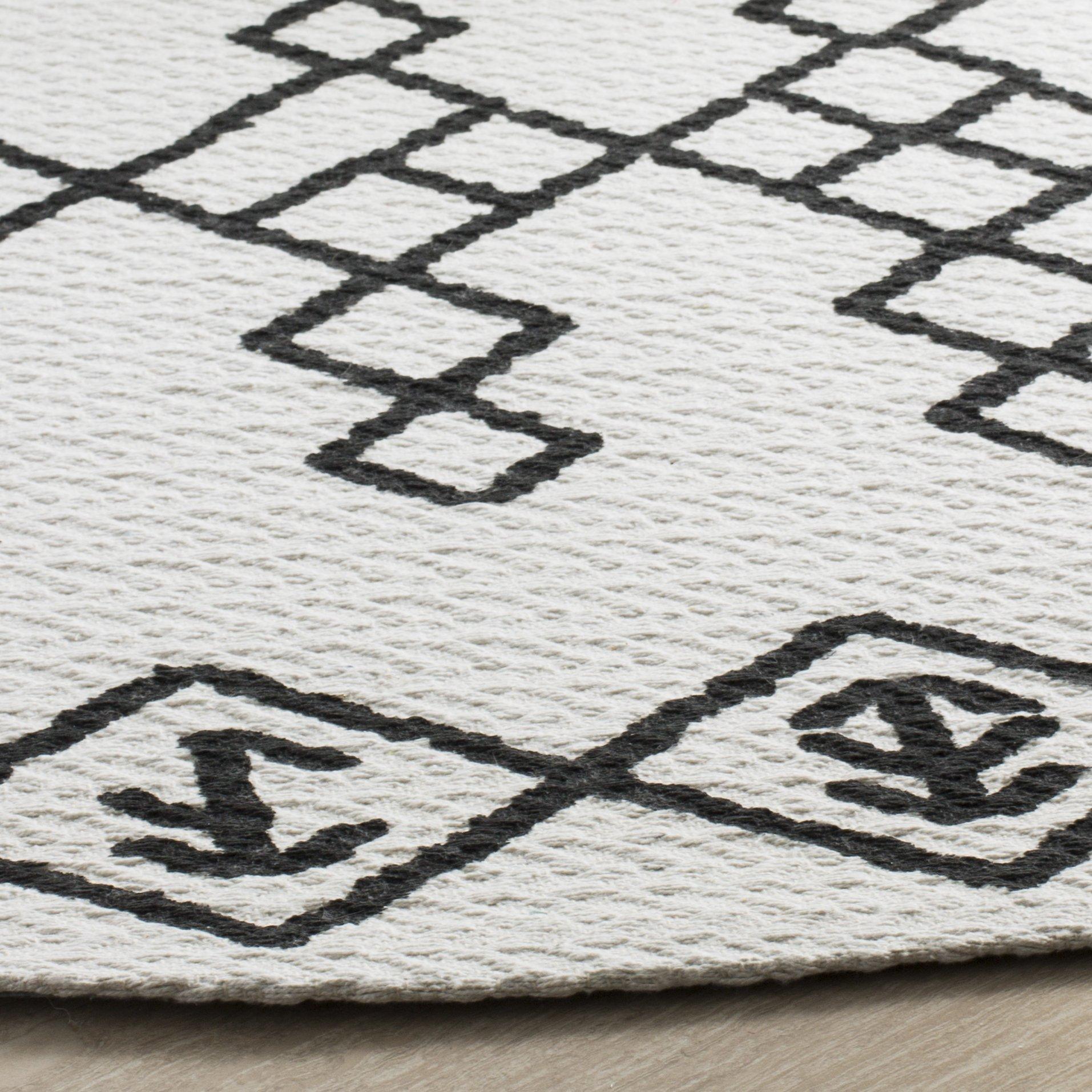 Safavieh SAFAVIEH Cedar Brook Collection 6' Round Ivory / Black CDR501E Handmade Moroccan Boho Cotton Area Rug